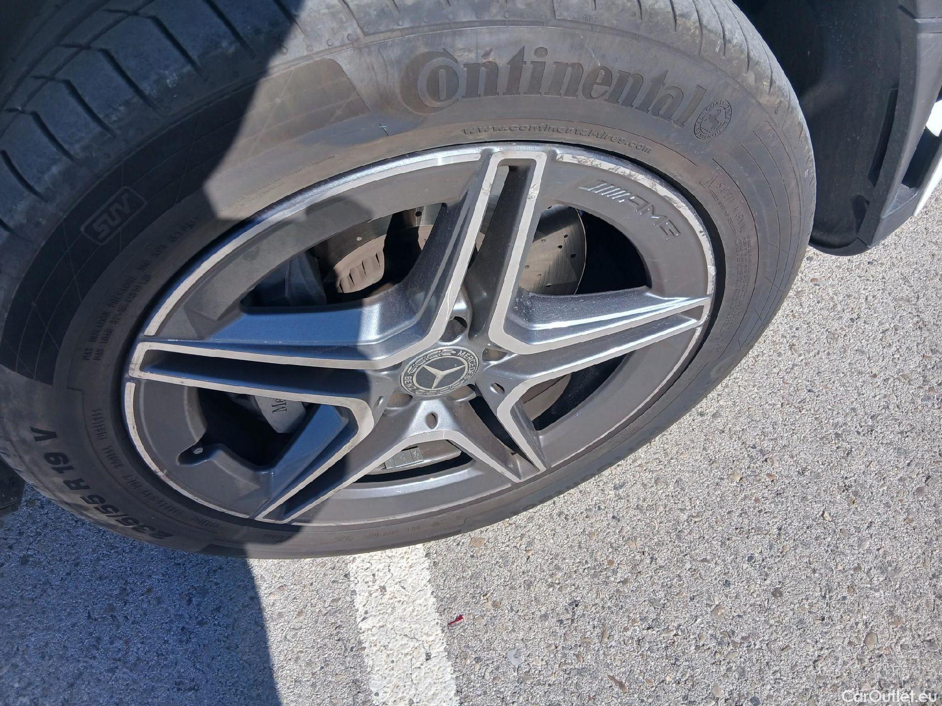  Mercedes  G-Klasee MERCEDES-BENZ Clase GLC / 2019 / 5P / todoterreno GLC 300 de 4MATIC #28