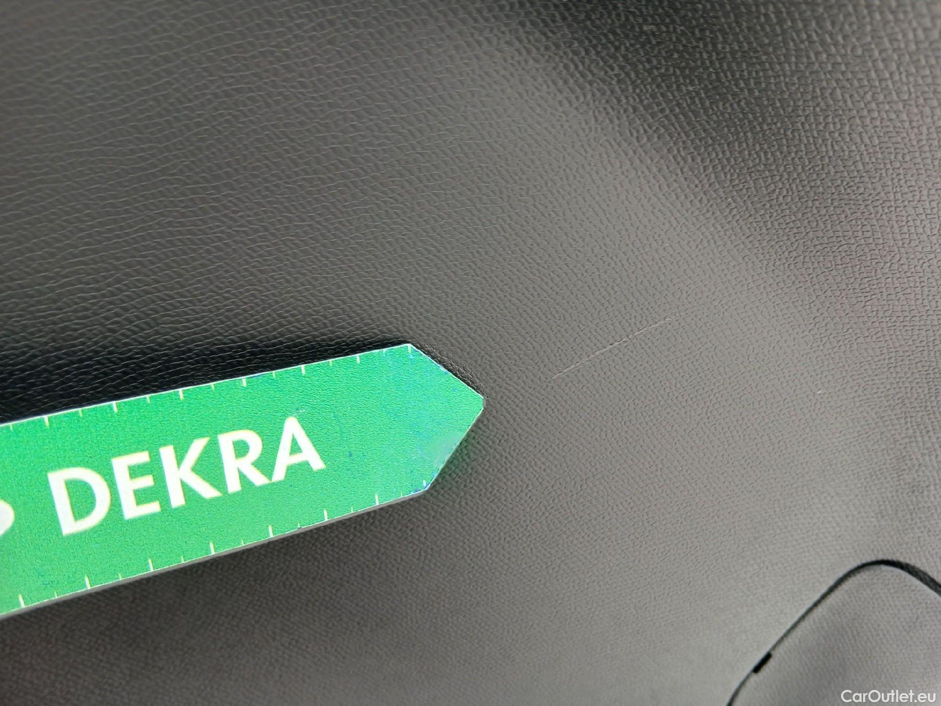  Peugeot  308 PEUGEOT  / 2017 / 5P / berlina con portón 5p Active Pack PureTech 110 S&S #26