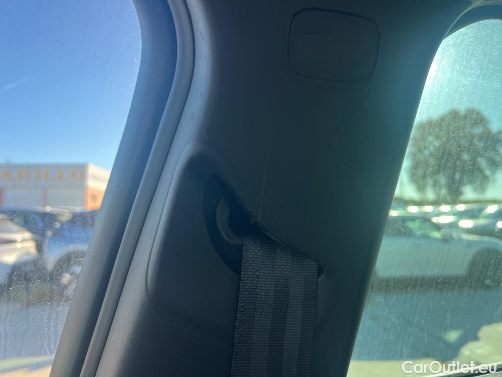  Opel  Crossland  X GS Line 1.2 Turbo 110CV MT6 6E #19