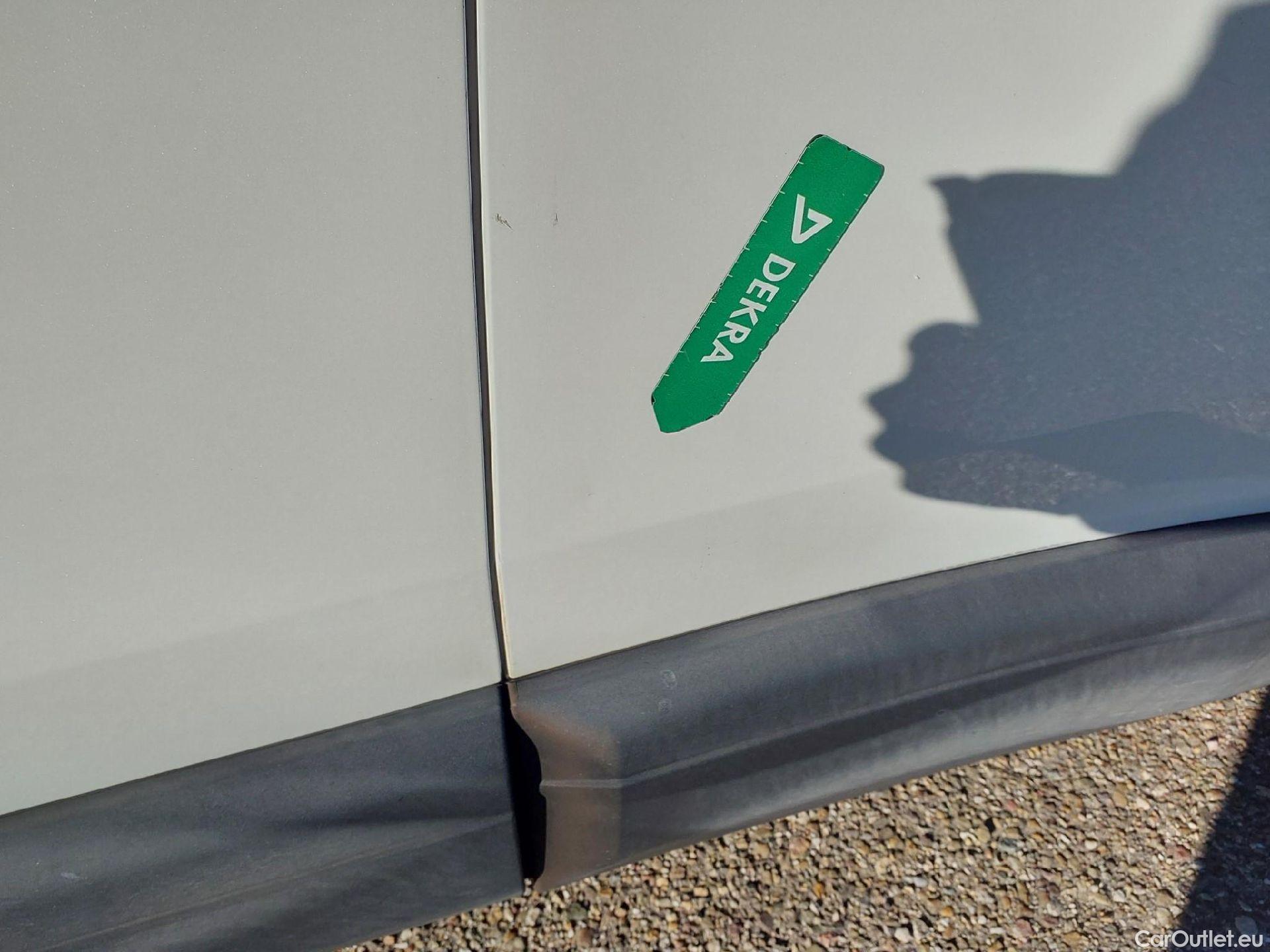  Peugeot  3008  Active Pack 1.5 HDi 130CV AT8 E6d #7