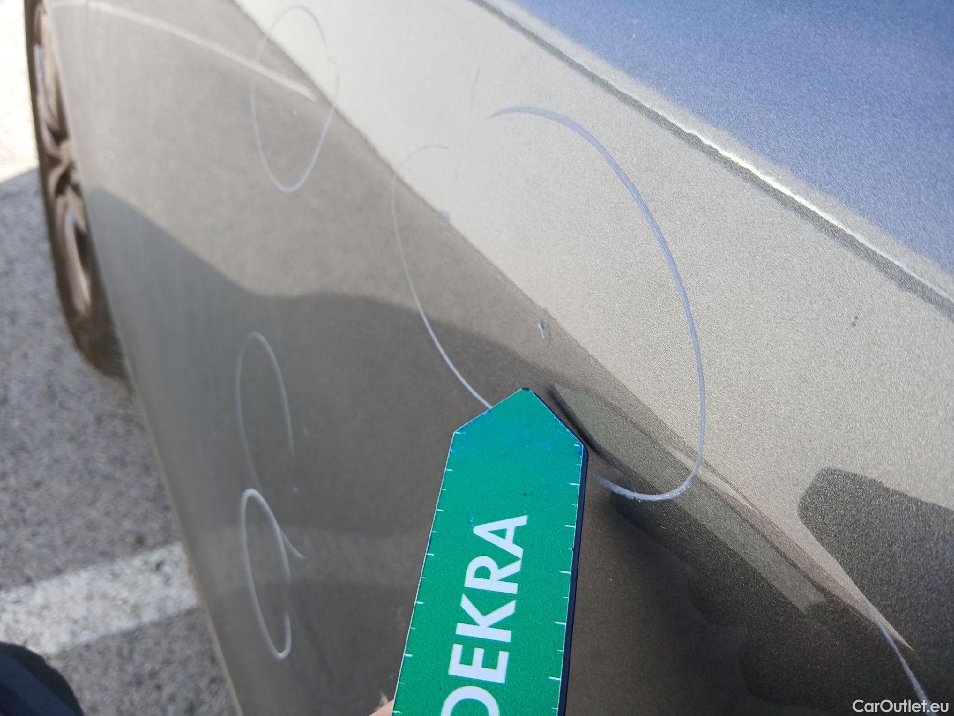  Peugeot  308 PEUGEOT  / 2017 / 5P / berlina con portón 5p Active Pack PureTech 110 S&S #13