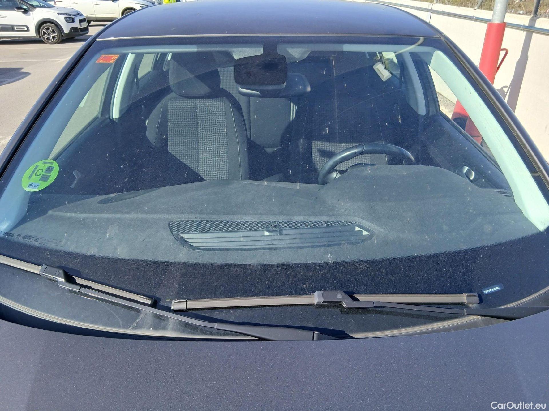  Peugeot  308 PEUGEOT  / 2017 / 5P / berlina con portón 5p Active Pack PureTech 110 S&S #1