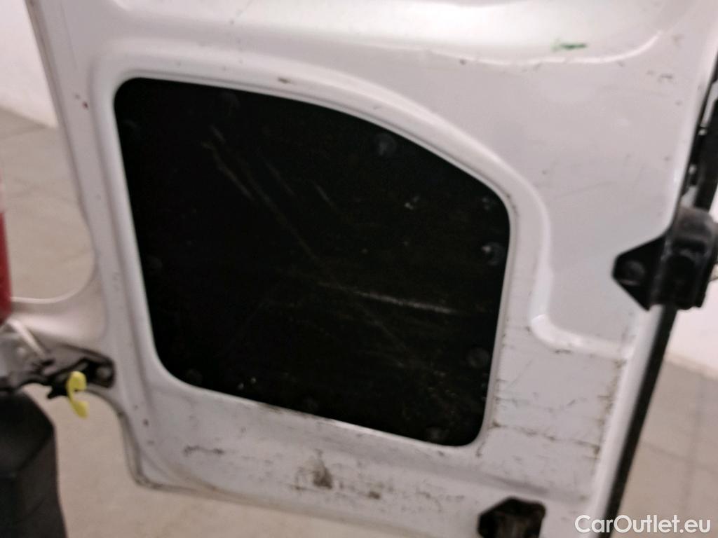  Peugeot  Partner PEUGEOT  / 2018 / 3P / furgón derivado de turismo Pro Standard 1000kg BlueHDi 73kW #41