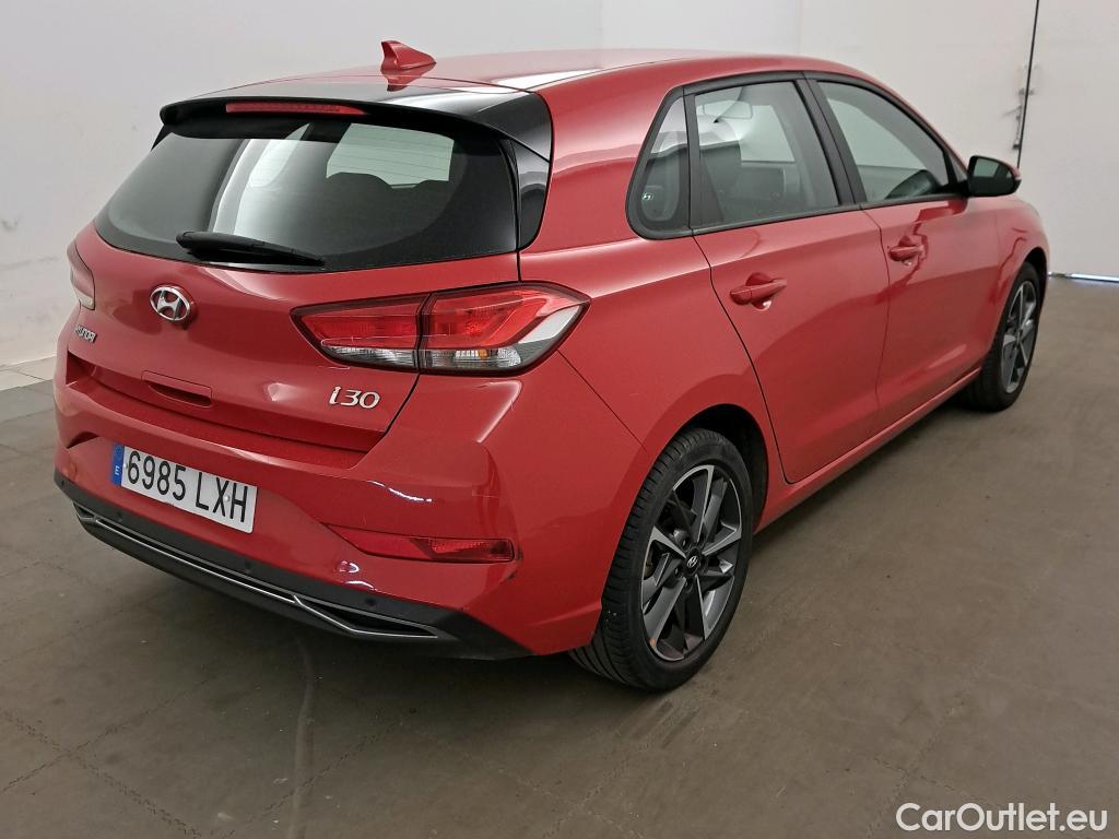  Hyundai  i30 HYUNDAI  / 2020 / 5P / berlina con portón 1.5 DPI Klass SLX #11
