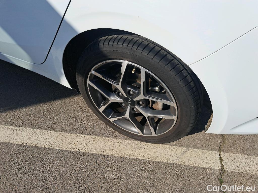  KIA  Cee'd KIA Ceed / 2021 / 5P / berlina con portón 1.0 T-GDi 88kW (120CV) Tech #7