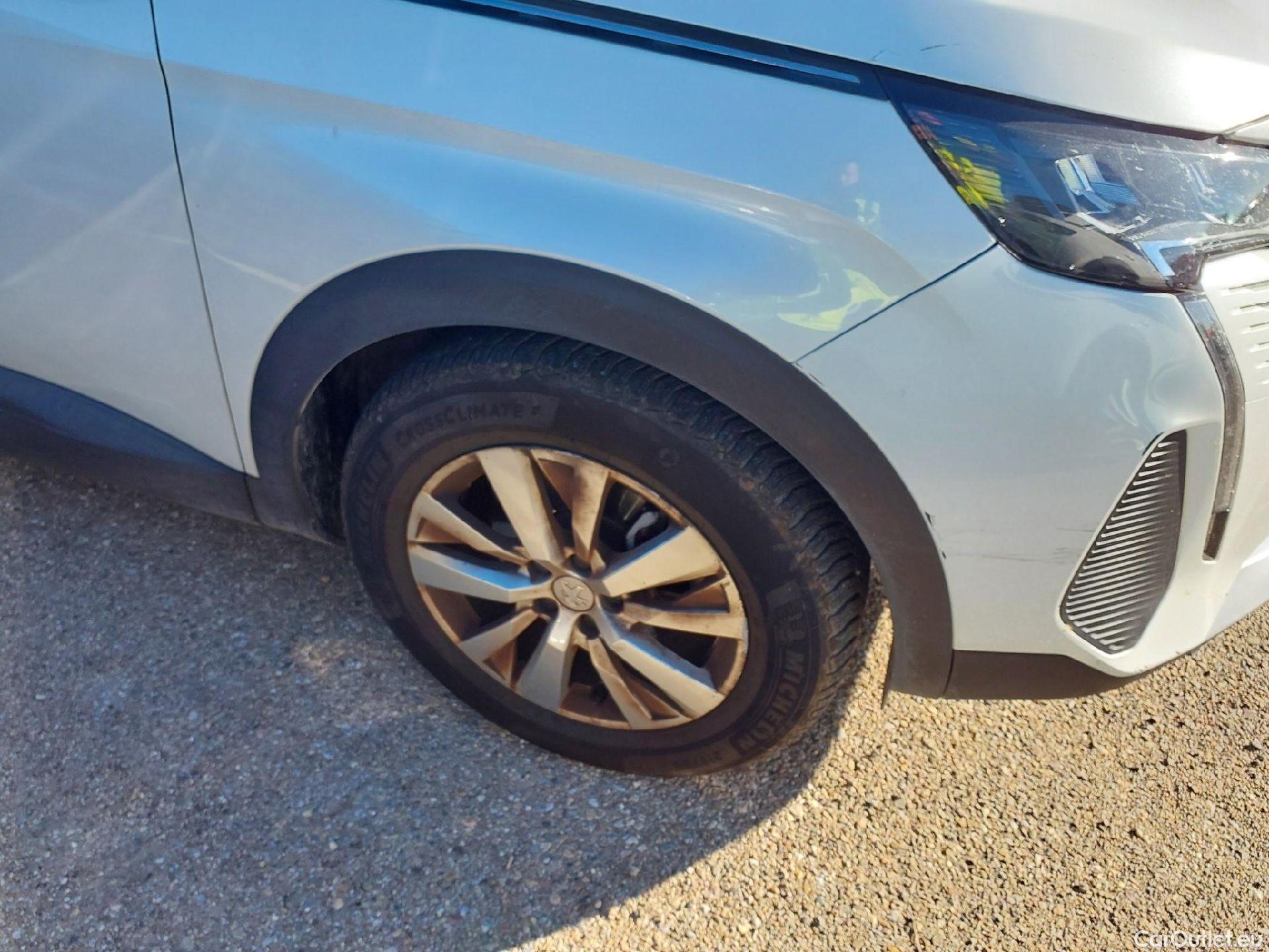  Peugeot  3008  Active Pack 1.5 HDi 130CV AT8 E6d #15