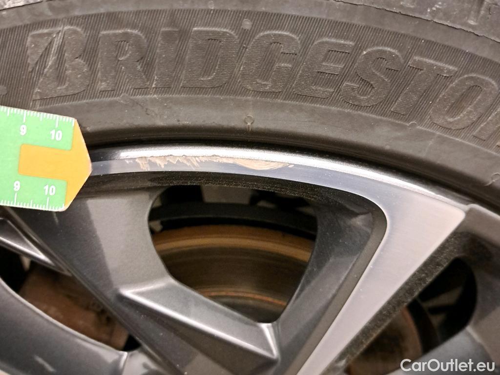  Hyundai  i30 HYUNDAI  / 2020 / 5P / berlina con portón 1.5 DPI Klass SLX #6