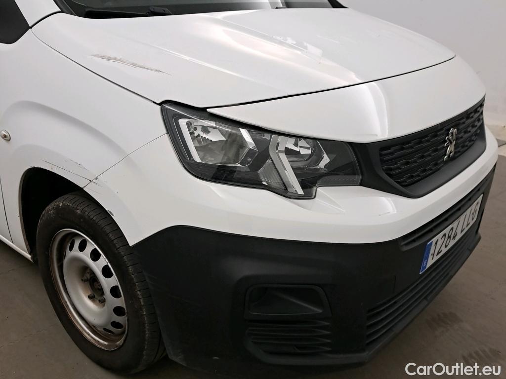  Peugeot  Partner PEUGEOT  / 2018 / 3P / furgón derivado de turismo Pro Standard 1000kg BlueHDi 73kW #51