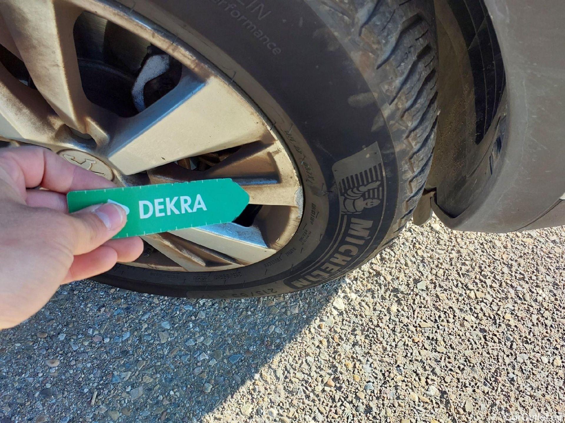  Peugeot  3008  Active Pack 1.5 HDi 130CV AT8 E6d #16