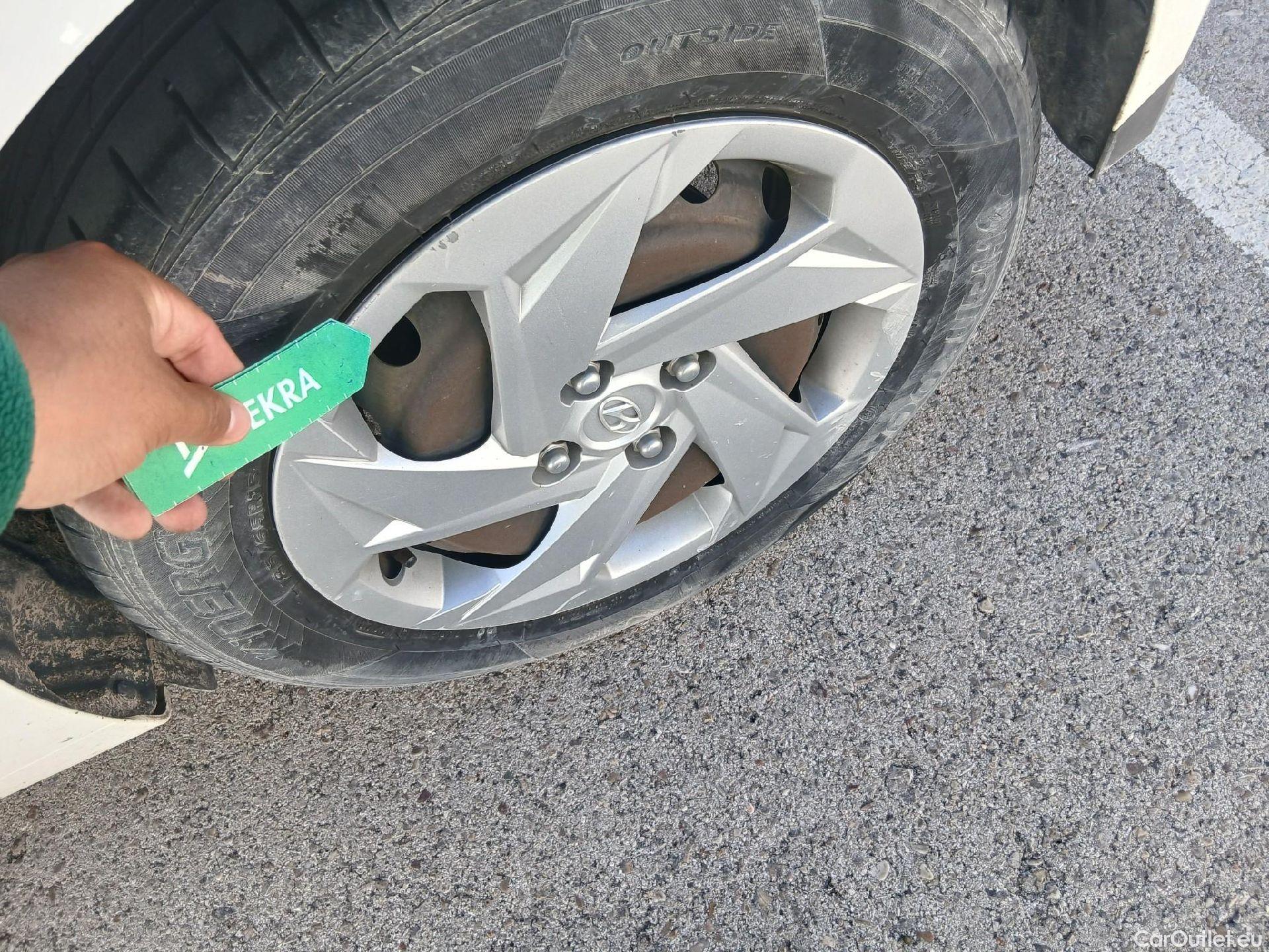  Hyundai  i20 HYUNDAI  / 2020 / 5P / berlina con portón 1.0 TGDI 74kW (100CV) 48V Essence #22