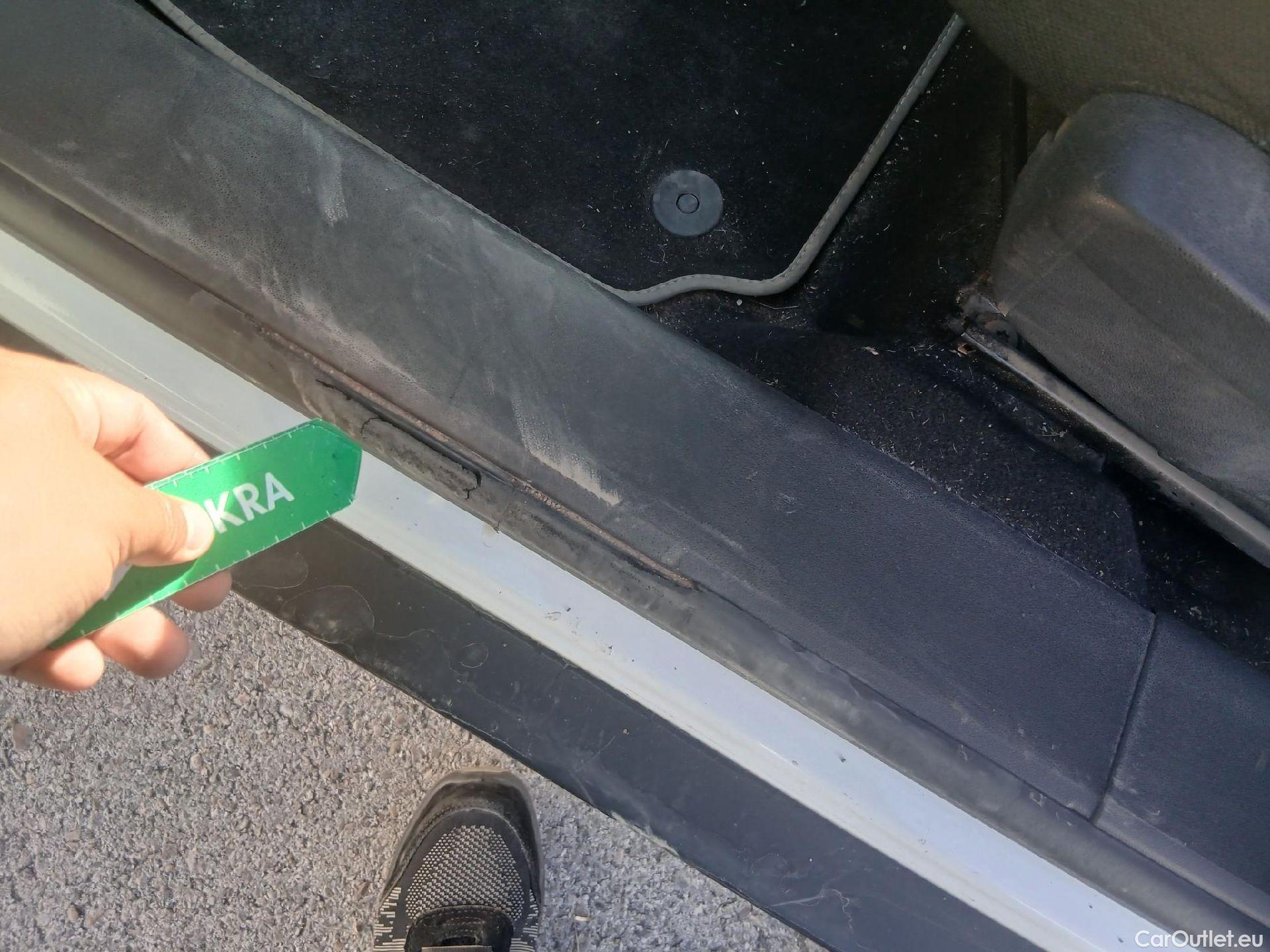  Citroen  C4 Cactus CITROEN  / 2018 / 5P / berlina con portón BlueHDi 100 S&S Feel #10