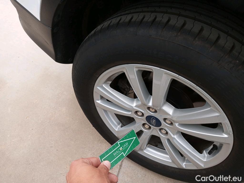  Ford  Kuga FORD  / 2016 / 5P / todoterreno 1.5 EcoBoost 88kW 4x2 Trend+ (CX) #18