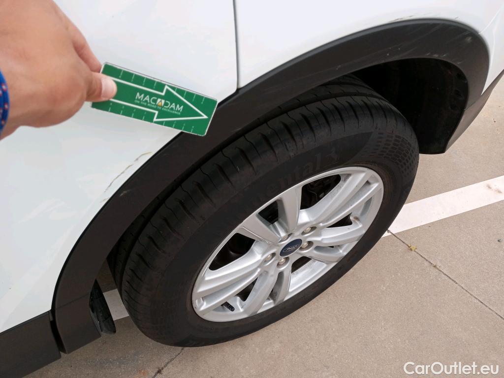  Ford  Kuga FORD  / 2016 / 5P / todoterreno 1.5 EcoBoost 88kW 4x2 Trend+ (CX) #36