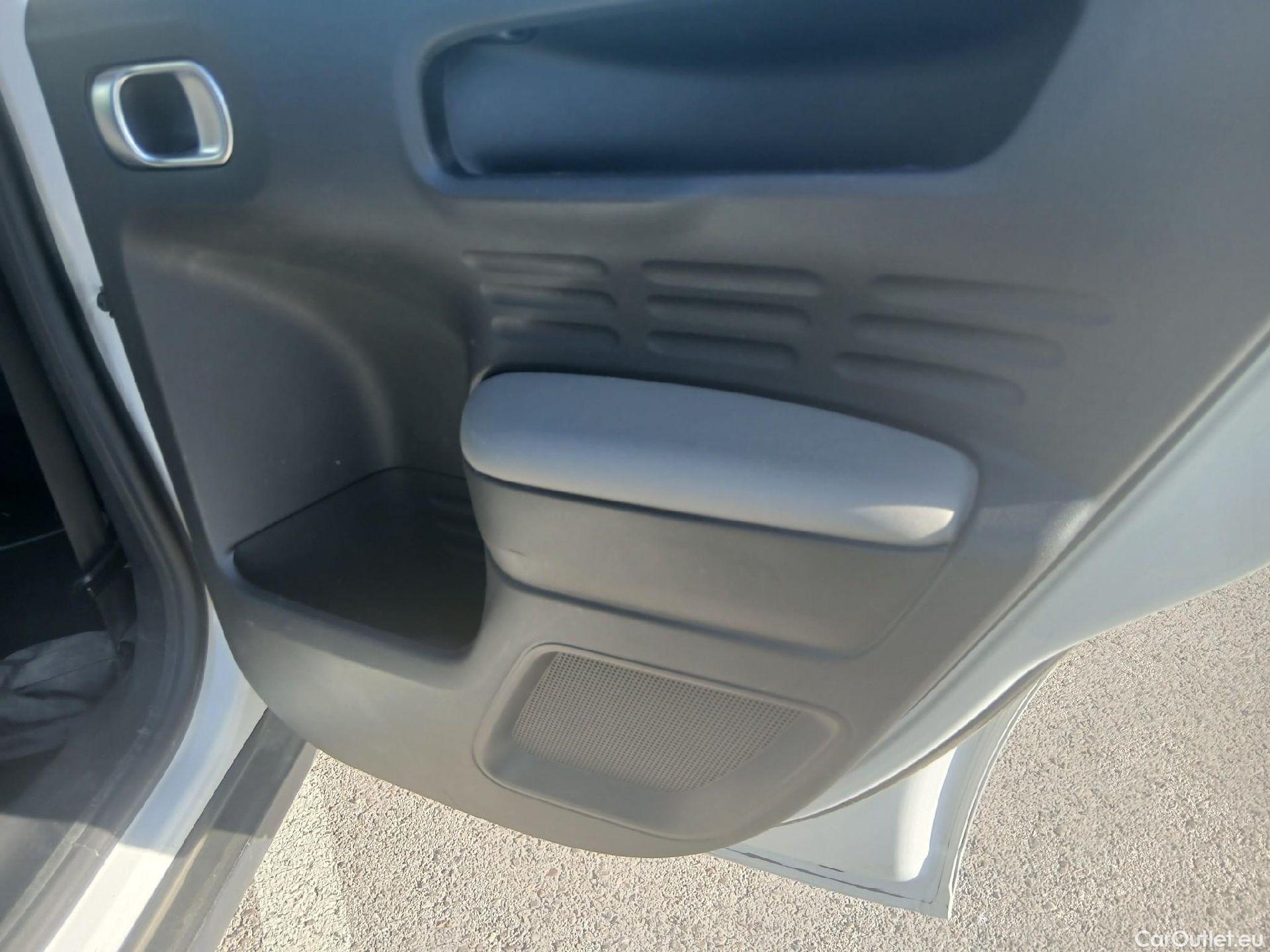  Citroen  C4 Cactus CITROEN  / 2018 / 5P / berlina con portón BlueHDi 100 S&S Feel #2