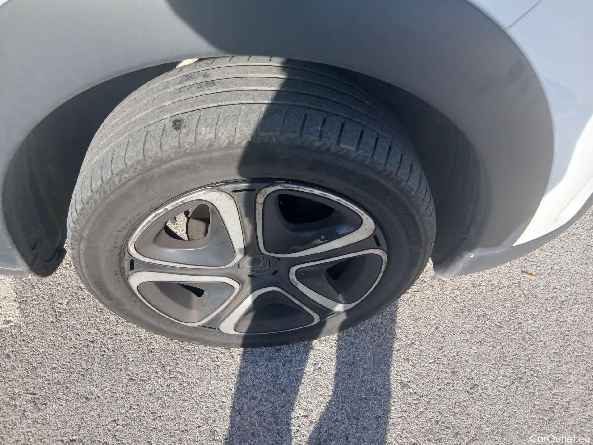  Citroen  C4 Cactus CITROEN  / 2018 / 5P / berlina con portón BlueHDi 100 S&S Feel #44