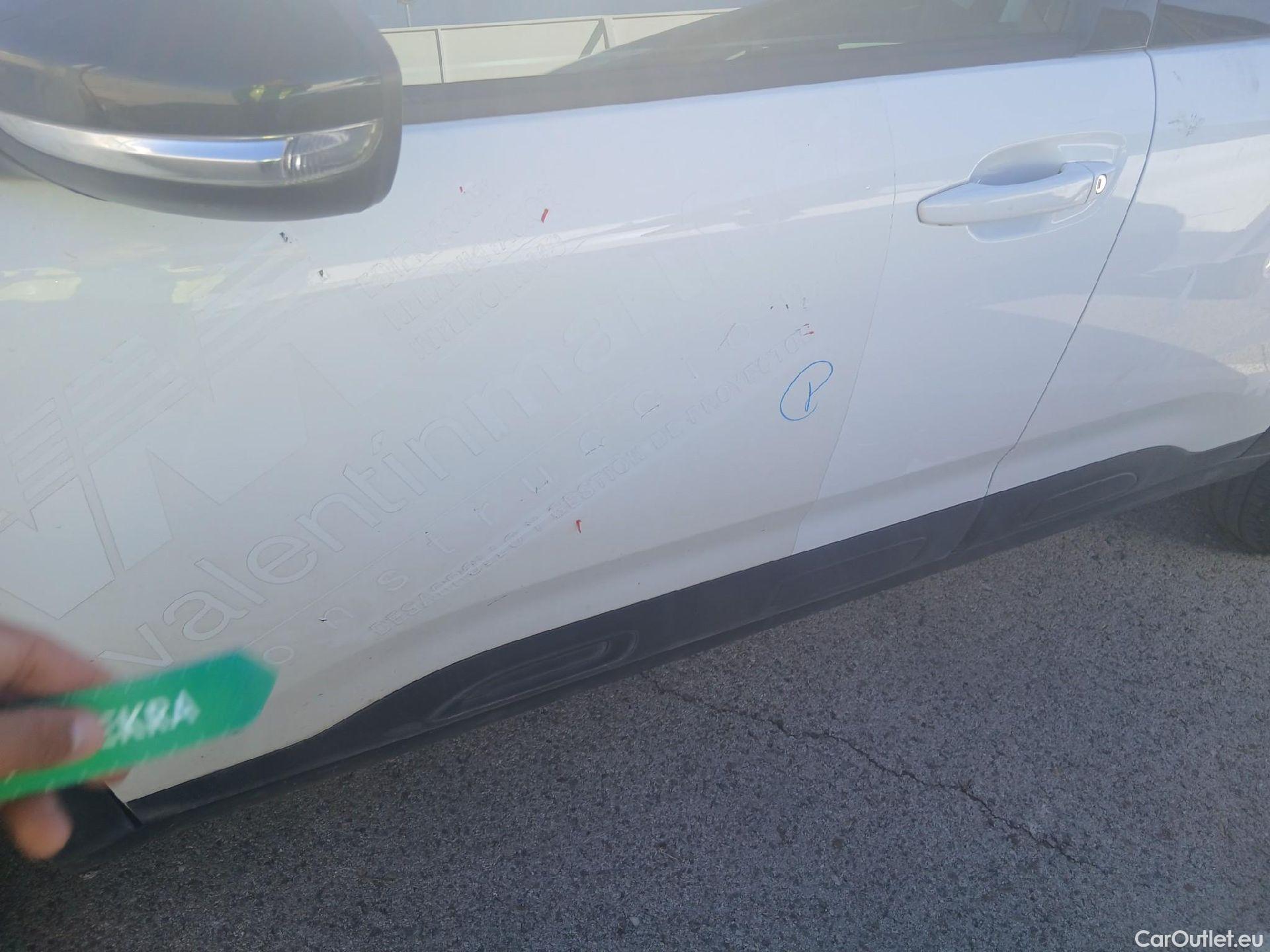  Citroen  C4 Cactus CITROEN  / 2018 / 5P / berlina con portón BlueHDi 100 S&S Feel #21