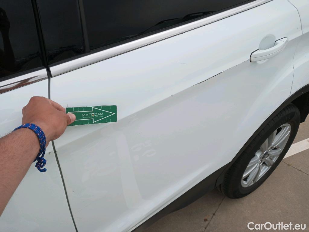  Ford  Kuga FORD  / 2016 / 5P / todoterreno 1.5 EcoBoost 88kW 4x2 Trend+ (CX) #28