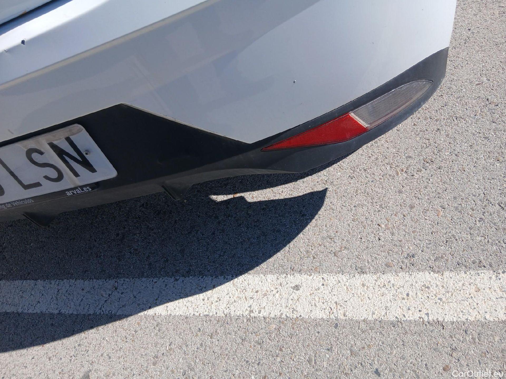  Hyundai  i20 HYUNDAI  / 2020 / 5P / berlina con portón 1.0 TGDI 74kW (100CV) 48V Essence #25