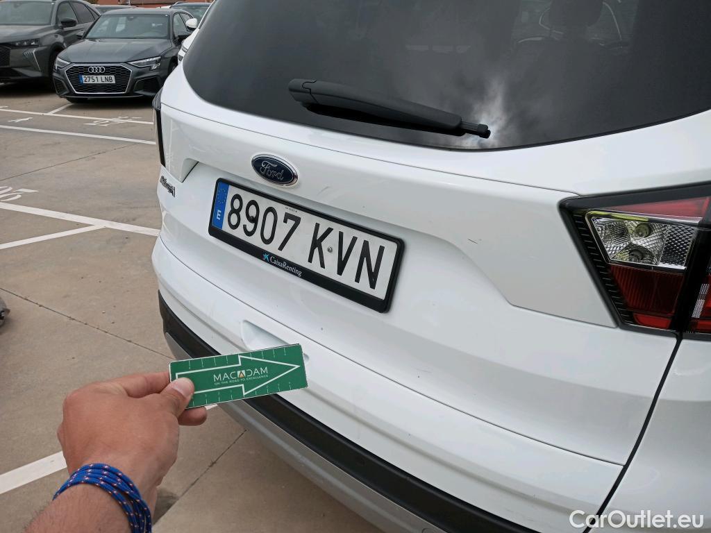  Ford  Kuga FORD  / 2016 / 5P / todoterreno 1.5 EcoBoost 88kW 4x2 Trend+ (CX) #40