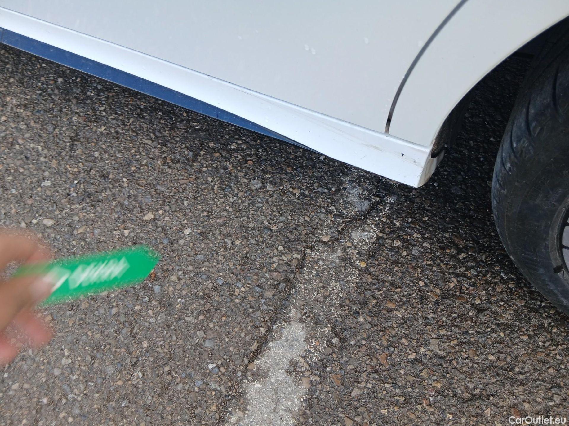  Mercedes  A-Klasse MERCEDES-BENZ Clase A / 2018 / 5P / berlina con portón A 200 d #4