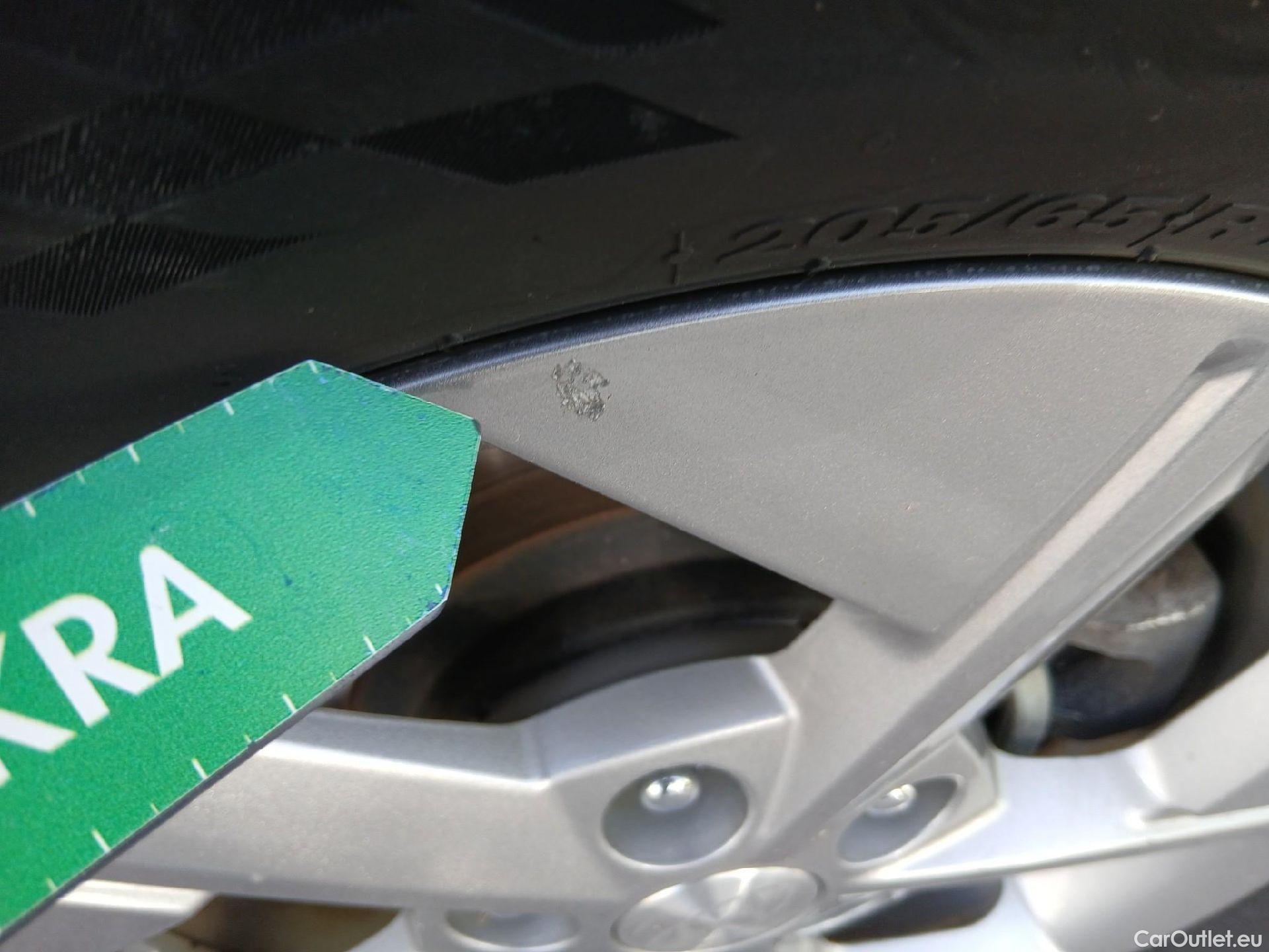  Hyundai  Konna HYUNDAI Kona / 2023 / 5P / todoterreno 1.6 GDI HEV Maxx DCT #19