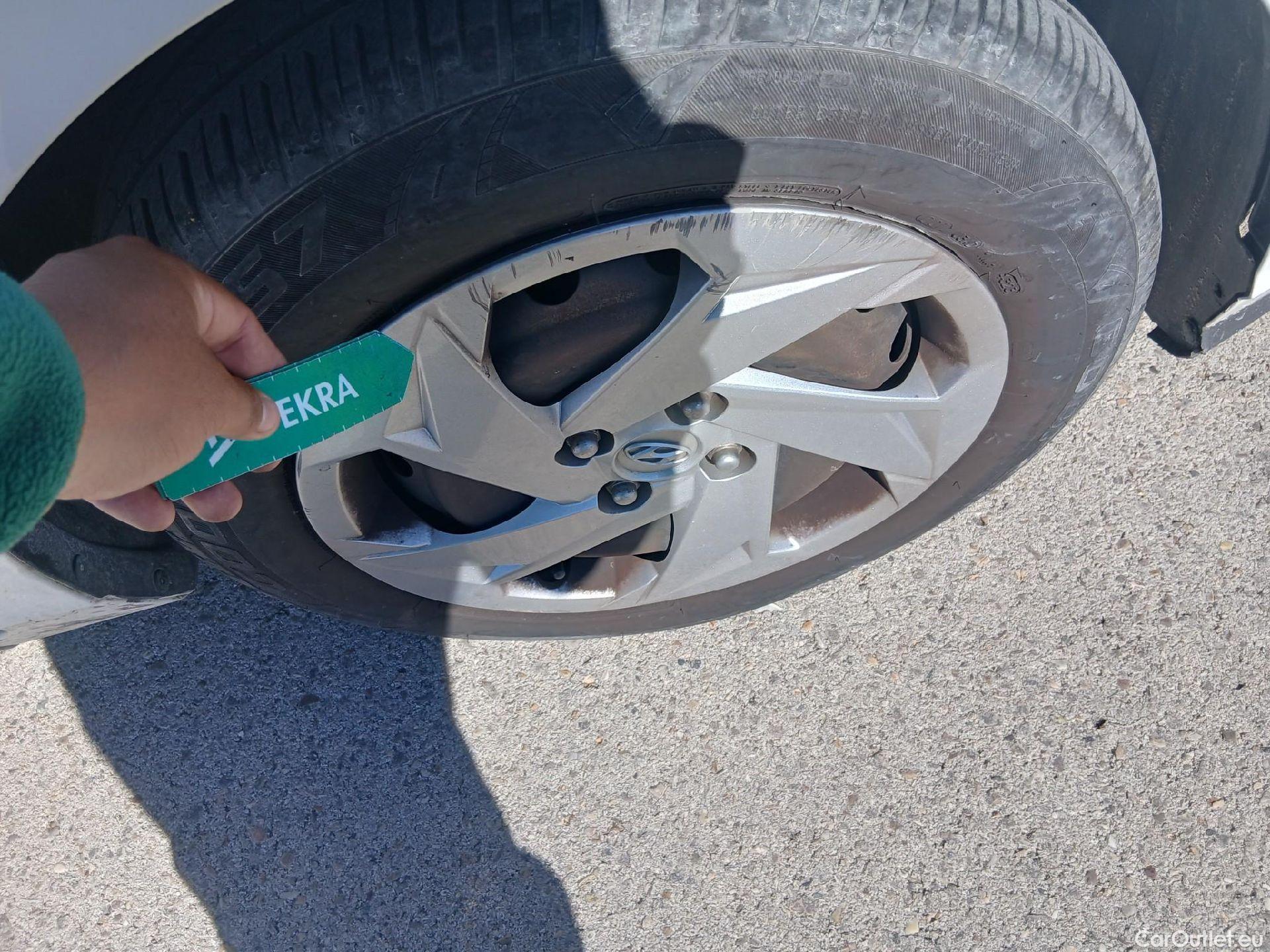  Hyundai  i20 HYUNDAI  / 2020 / 5P / berlina con portón 1.0 TGDI 74kW (100CV) 48V Essence #34