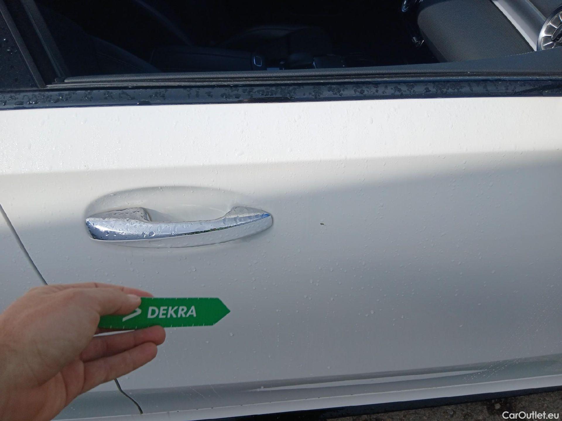  Mercedes  A-Klasse MERCEDES-BENZ Clase A / 2018 / 5P / berlina con portón A 200 d #18