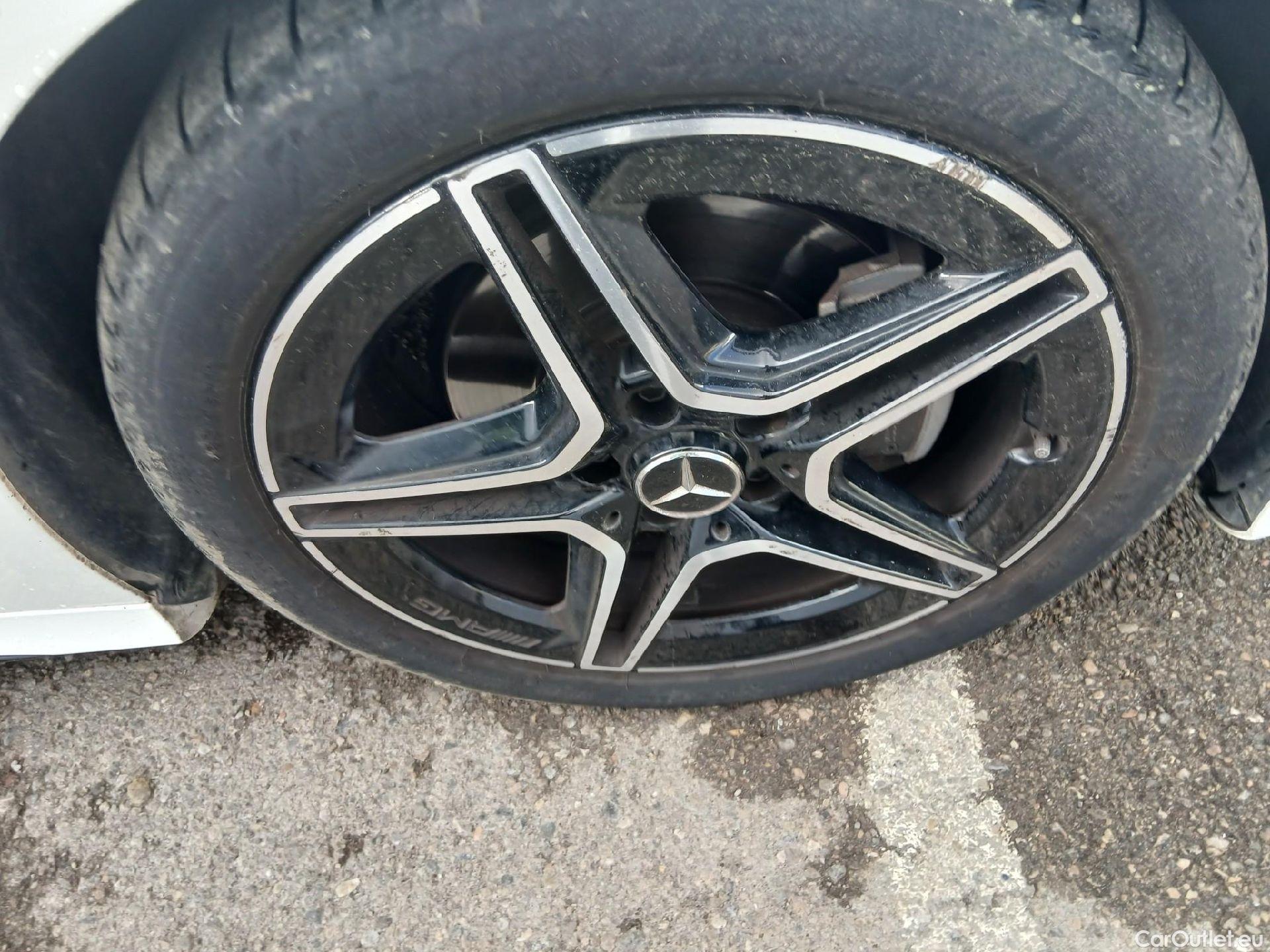  Mercedes  A-Klasse MERCEDES-BENZ Clase A / 2018 / 5P / berlina con portón A 200 d #20