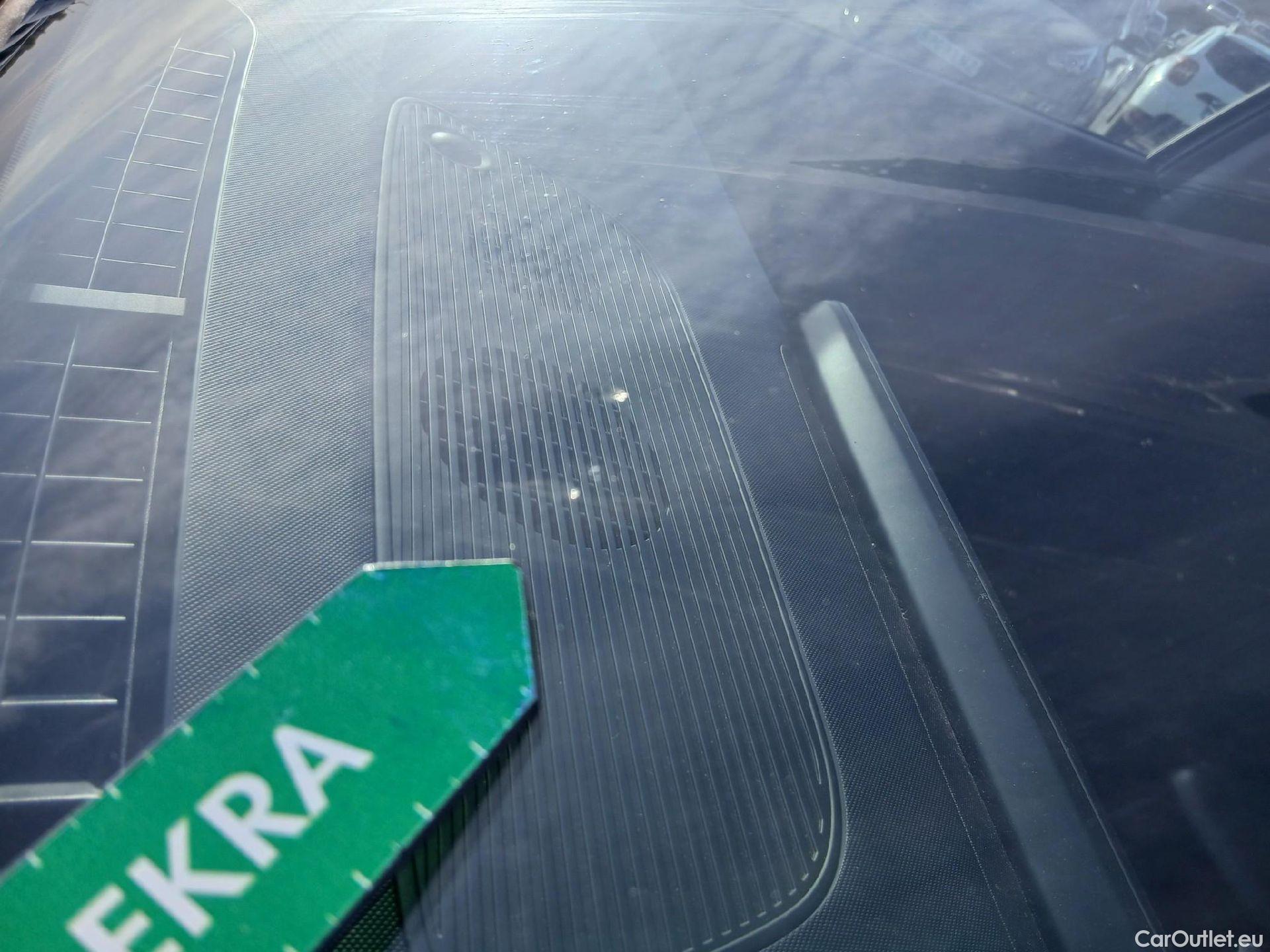  Hyundai  Konna HYUNDAI Kona / 2023 / 5P / todoterreno 1.6 GDI HEV Maxx DCT #1