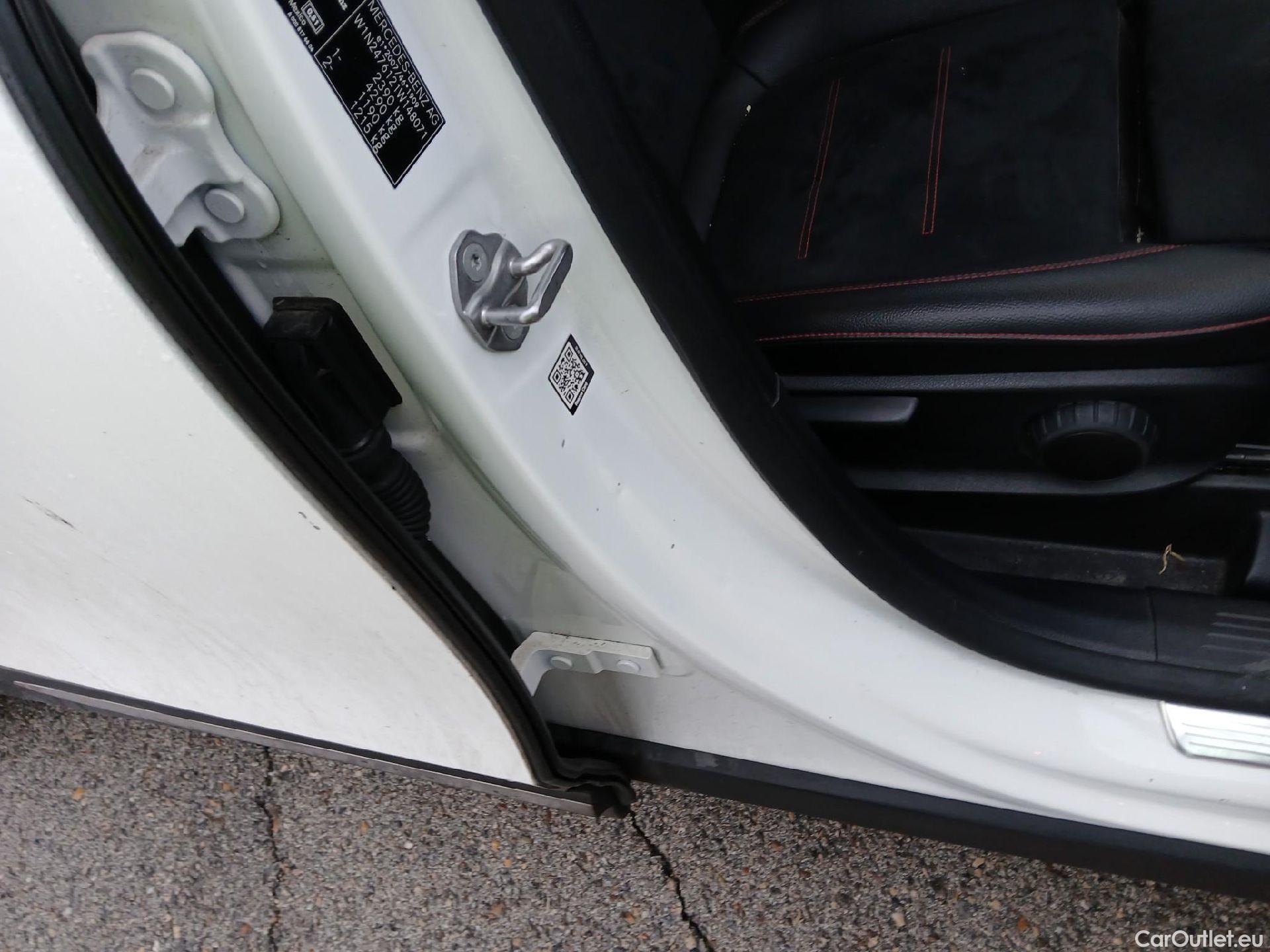  Mercedes  GLB MERCEDES-BENZ  / 2019 / 5P / todoterreno 2.0  200 D DCT 110KW (150CV) #2