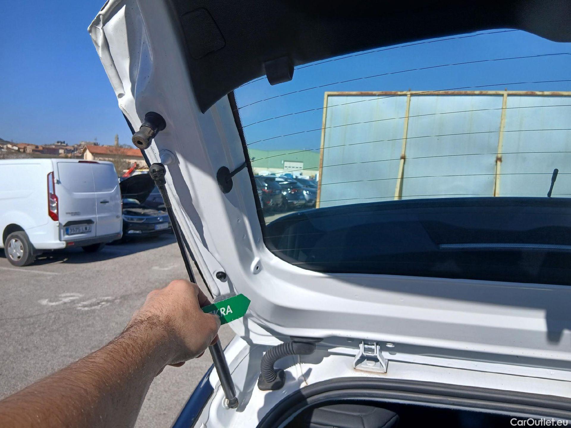  Opel  Corsa OPEL  1.2T XHL 74kW (100CV) Elegance #36