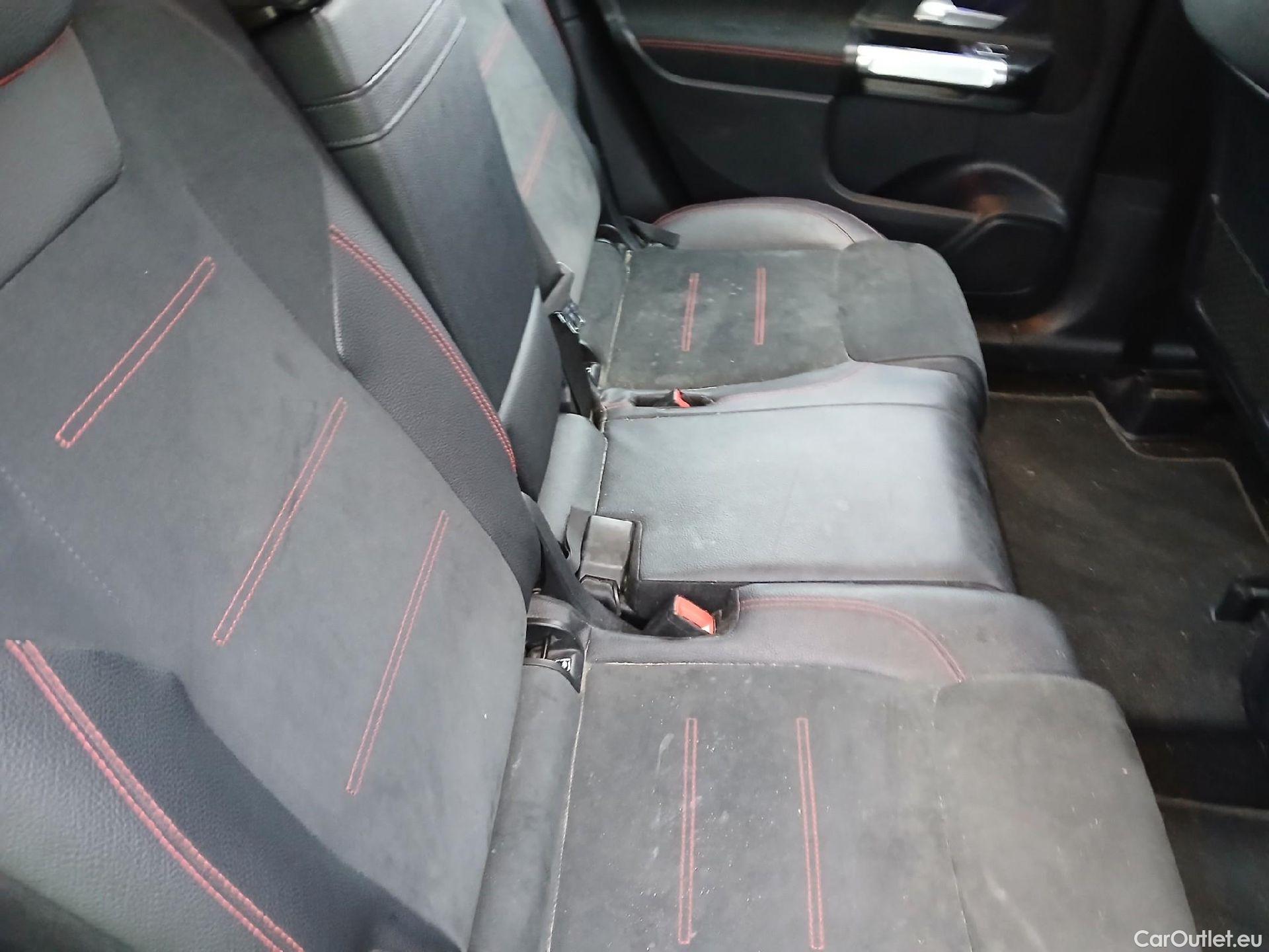  Mercedes  GLB MERCEDES-BENZ  / 2019 / 5P / todoterreno 2.0  200 D DCT 110KW (150CV) #4