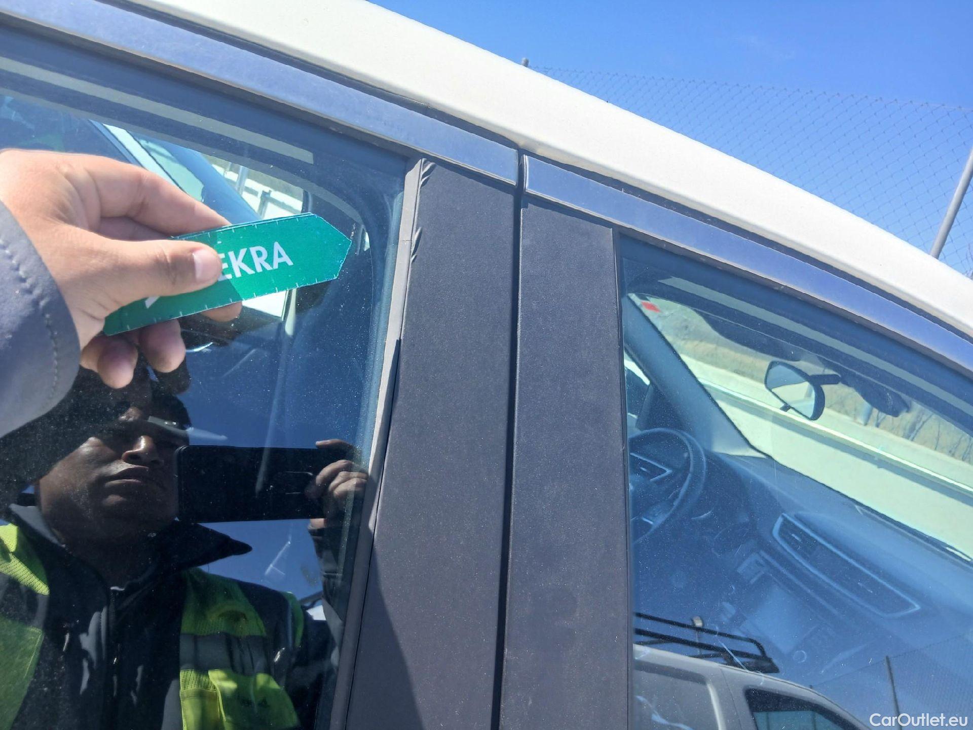  Nissan  Qashqai NISSAN  / 2017 / 5P / todoterreno DIG-T 103 kW (140 CV) E6D ACENTA (AC) #44