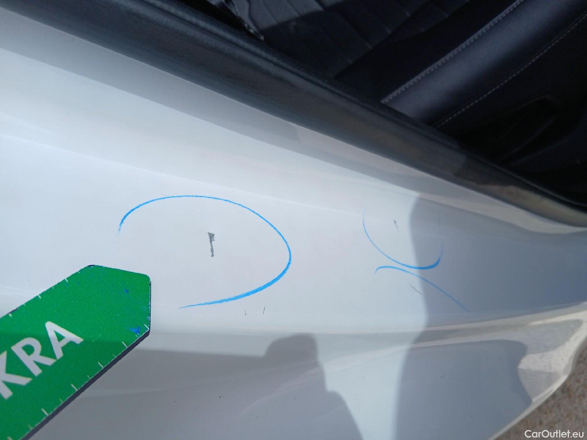  KIA  Sportage KIA  / 2022 / 5P / todoterreno 1.6 T-GDi MHEV 180CV Tech 4X4 DCT #48