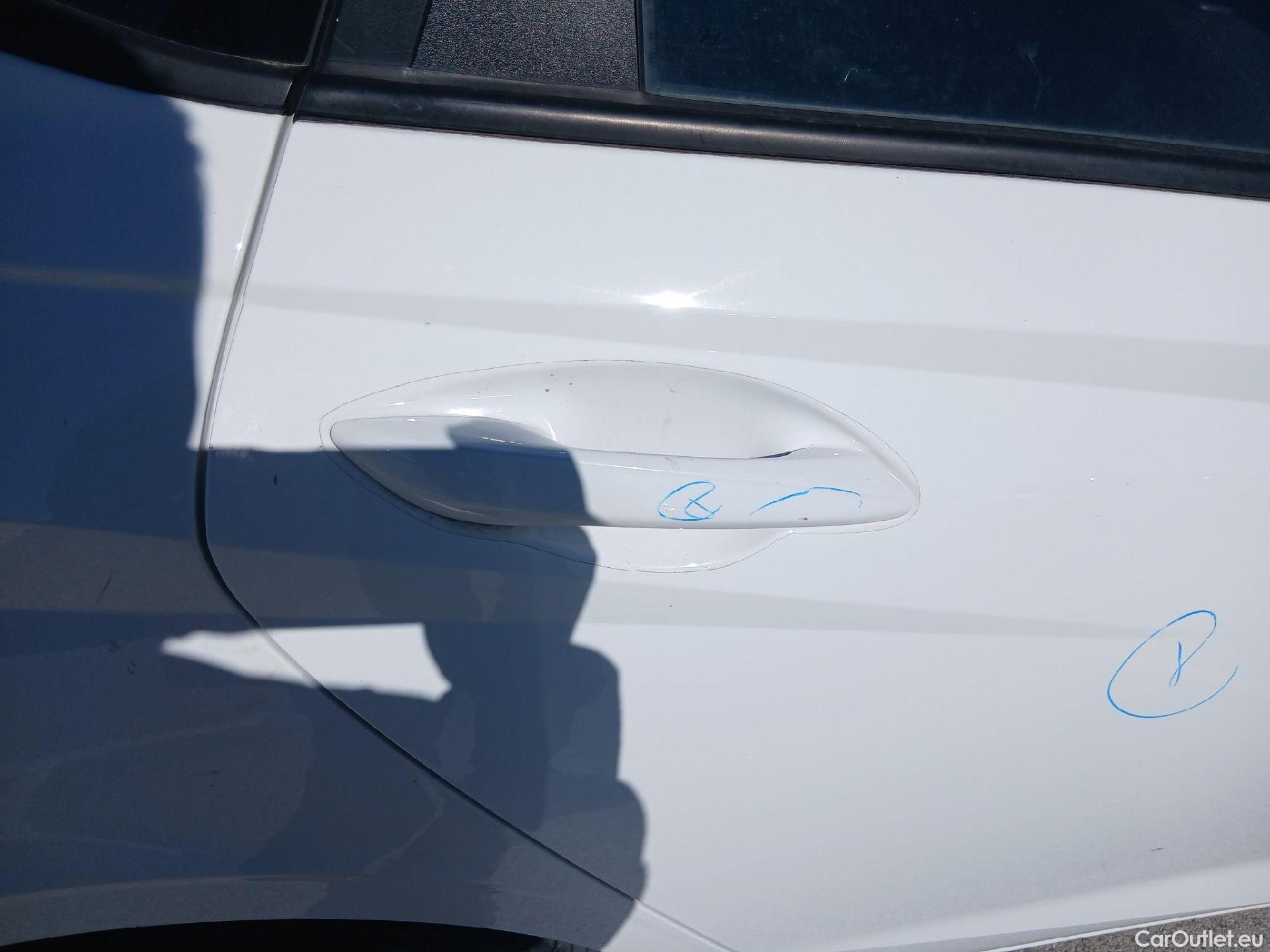  Hyundai  i20 HYUNDAI  / 2020 / 5P / berlina con portón 1.0 TGDI 74kW (100CV) 48V Essence #29