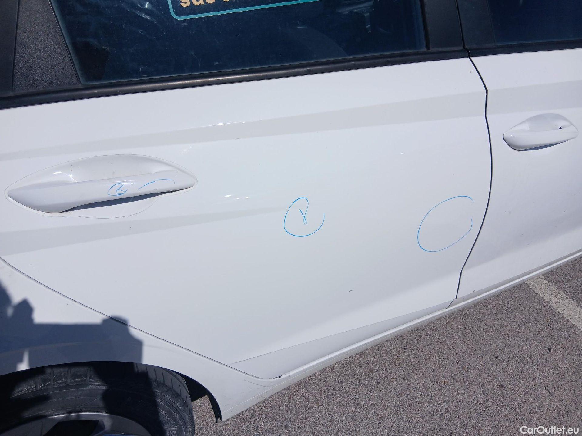  Hyundai  i20 HYUNDAI  / 2020 / 5P / berlina con portón 1.0 TGDI 74kW (100CV) 48V Essence #28