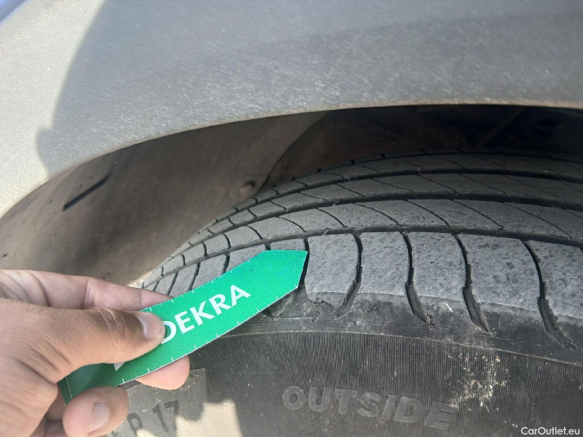  KIA  Sportage KIA  / 2022 / 5P / todoterreno 1.6 T-GDi 112kW (150CV) Drive 4X2 #4