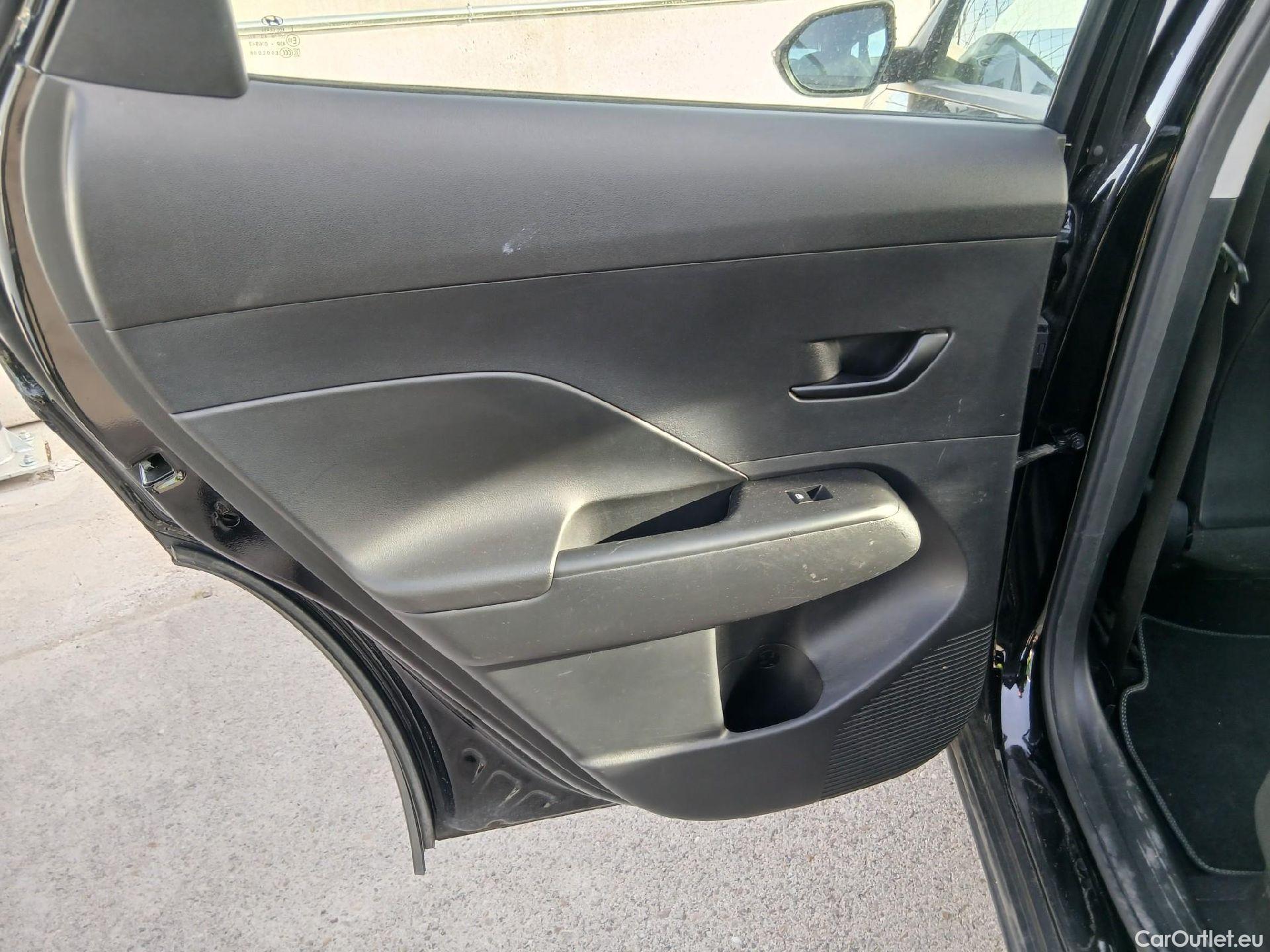  Hyundai  Konna HYUNDAI Kona / 2023 / 5P / todoterreno 1.6 GDI HEV Maxx DCT #18