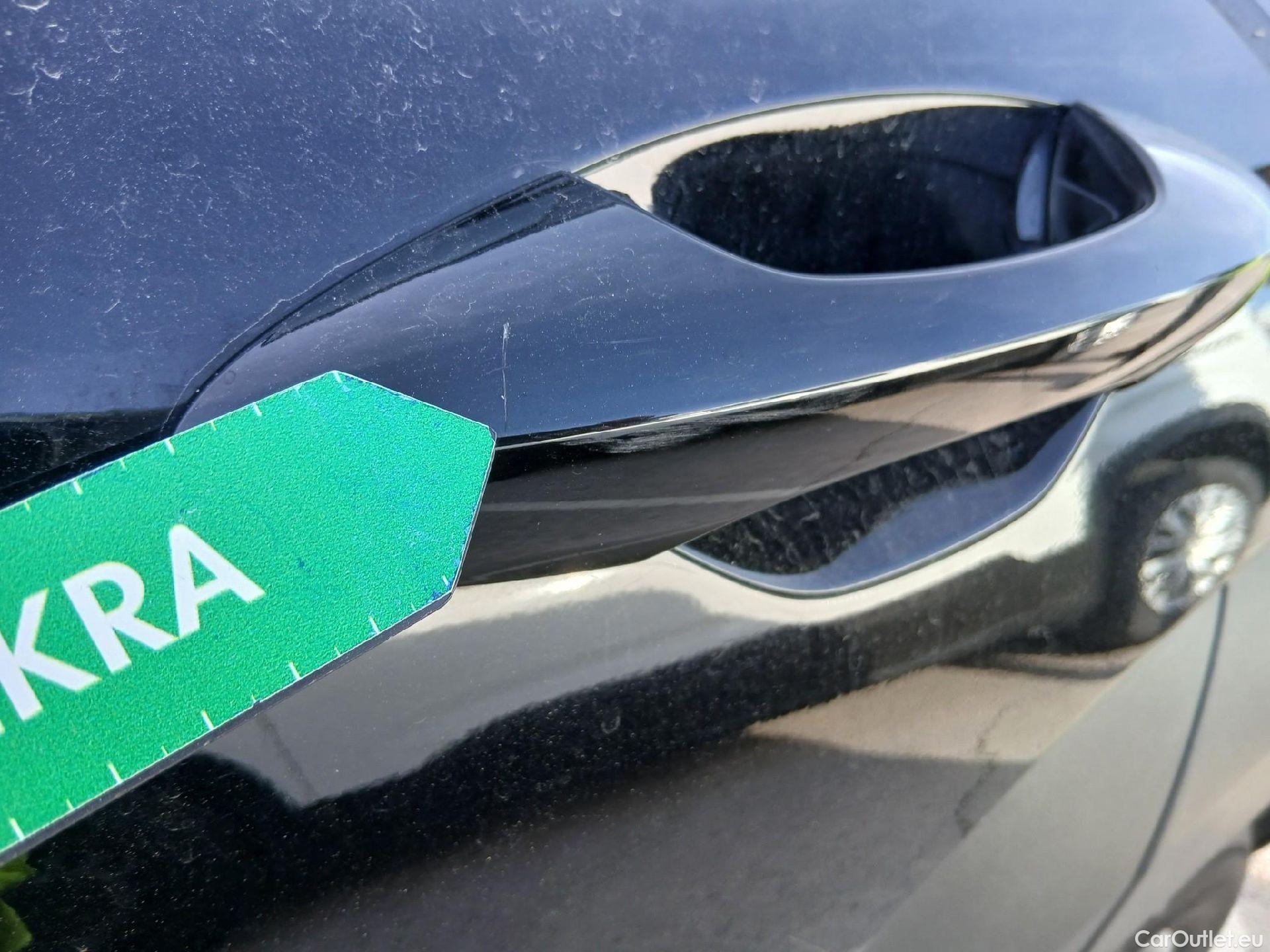  Hyundai  Konna HYUNDAI Kona / 2023 / 5P / todoterreno 1.6 GDI HEV Maxx DCT #16