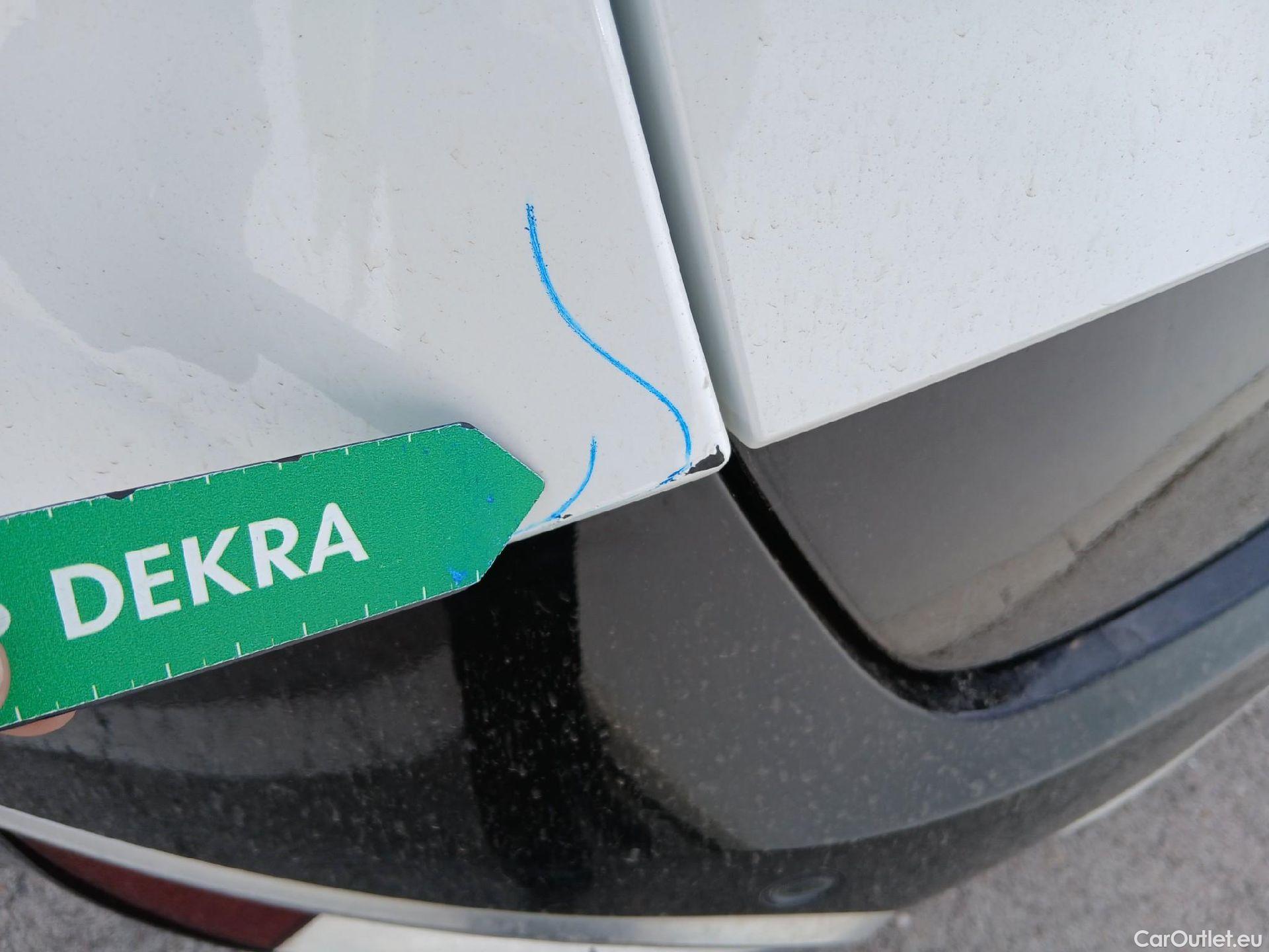  KIA  Sportage KIA  / 2022 / 5P / todoterreno 1.6 T-GDi MHEV 180CV Tech 4X4 DCT #33