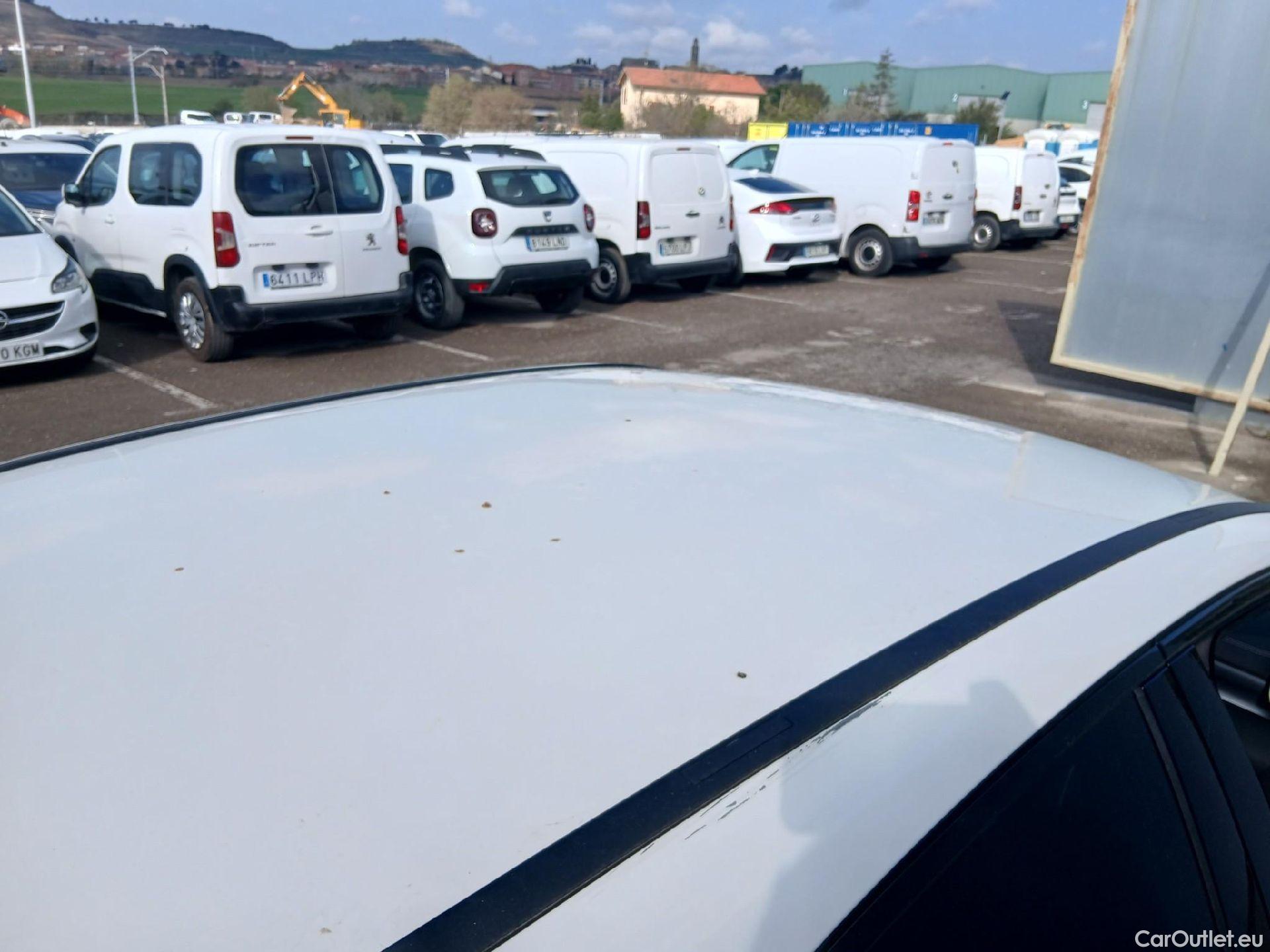  Mercedes  A-Klasse MERCEDES-BENZ Clase A / 2018 / 5P / berlina con portón A 200 d #15