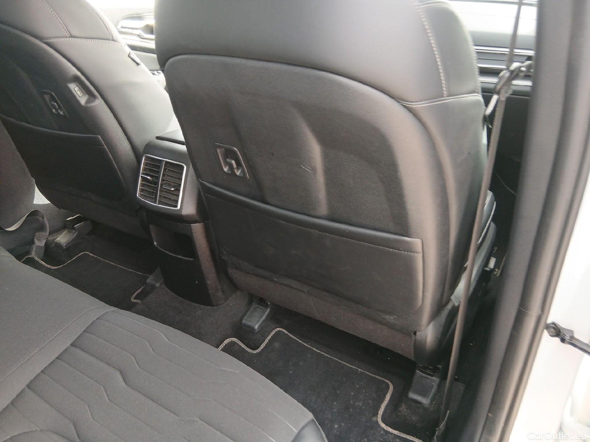  KIA  Sportage KIA  / 2022 / 5P / todoterreno 1.6 T-GDi MHEV 180CV Tech 4X4 DCT #50