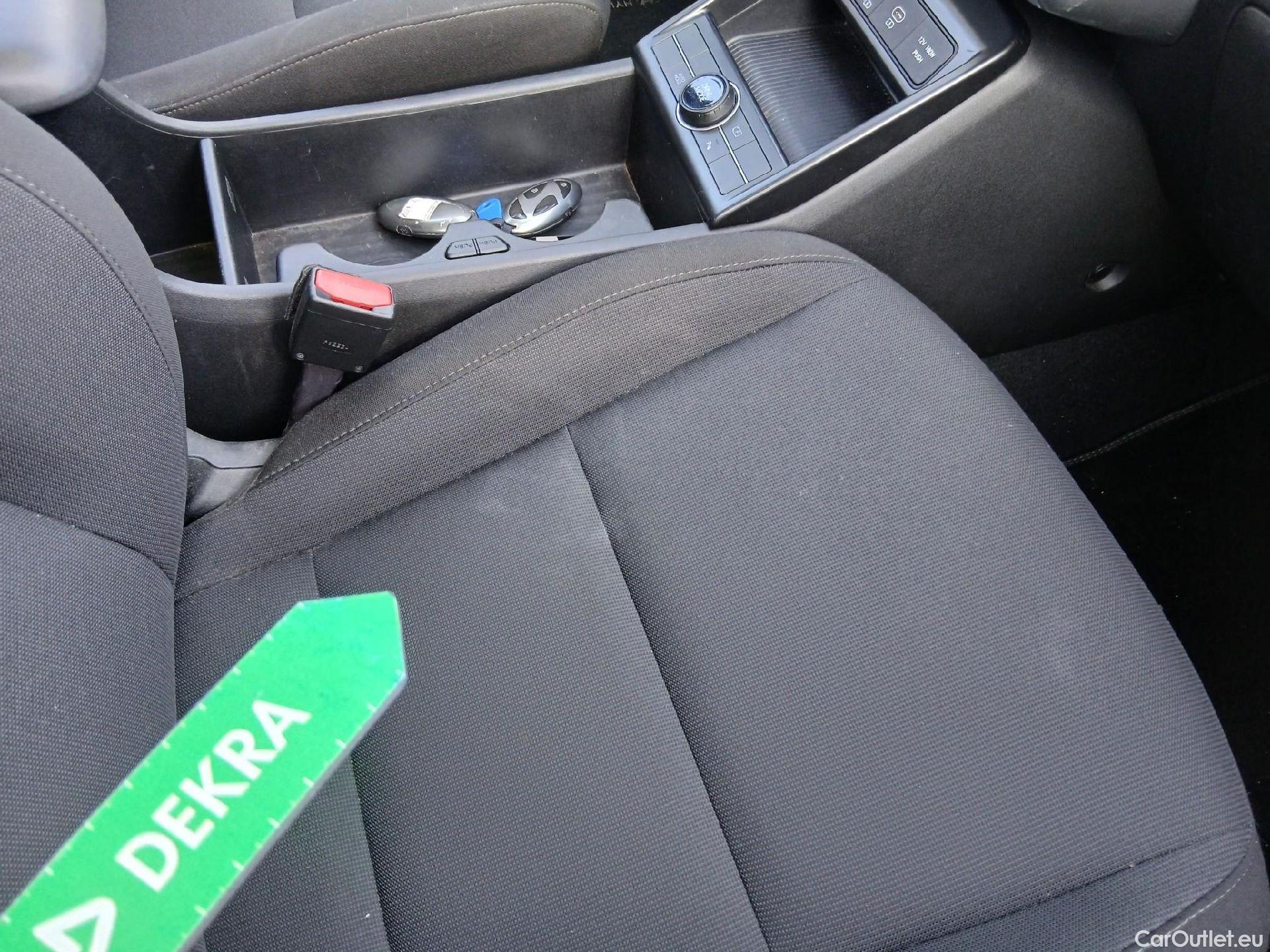  Hyundai  Konna HYUNDAI Kona / 2023 / 5P / todoterreno 1.6 GDI HEV Maxx DCT #47