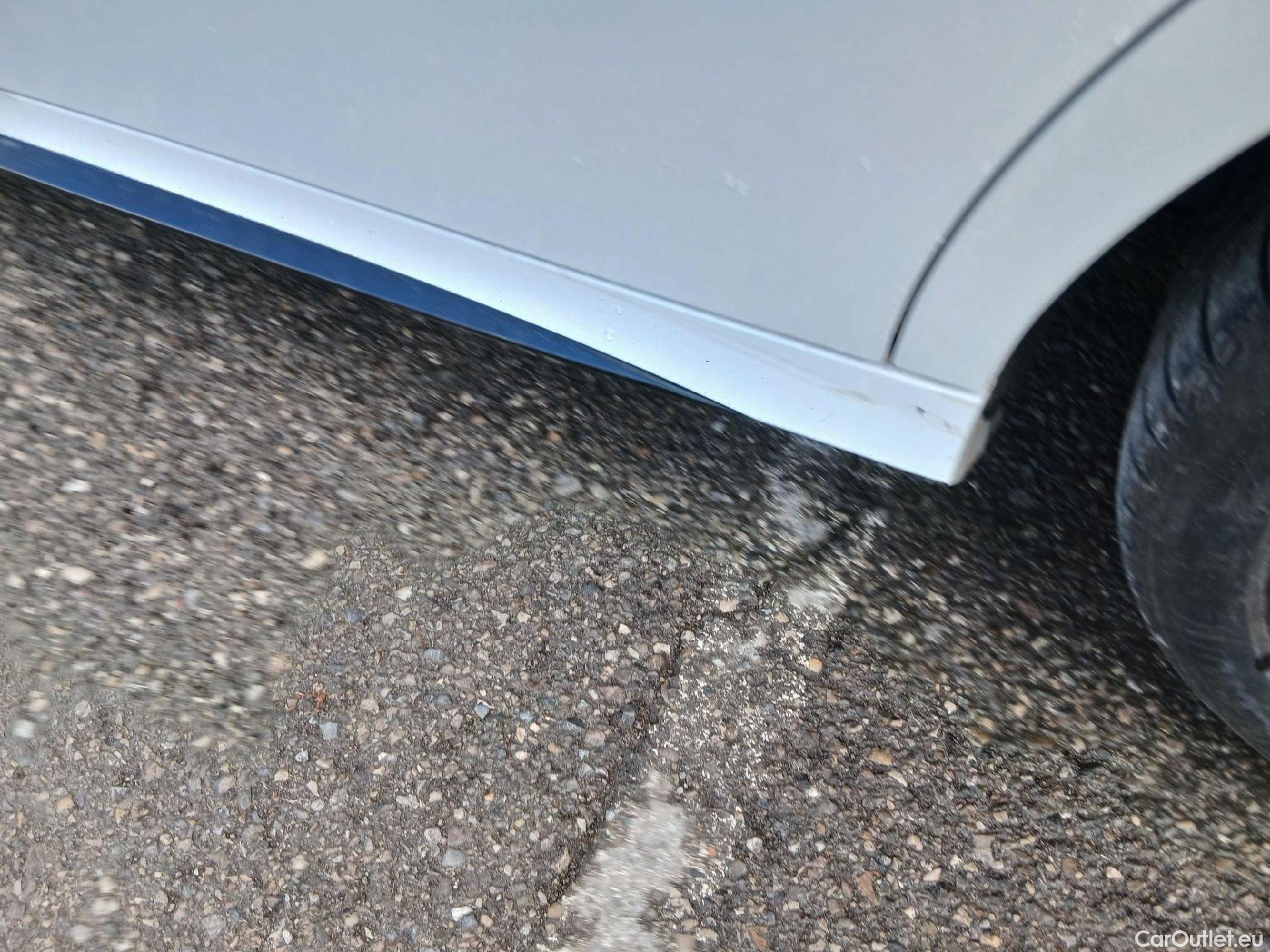  Mercedes  A-Klasse MERCEDES-BENZ Clase A / 2018 / 5P / berlina con portón A 200 d #3