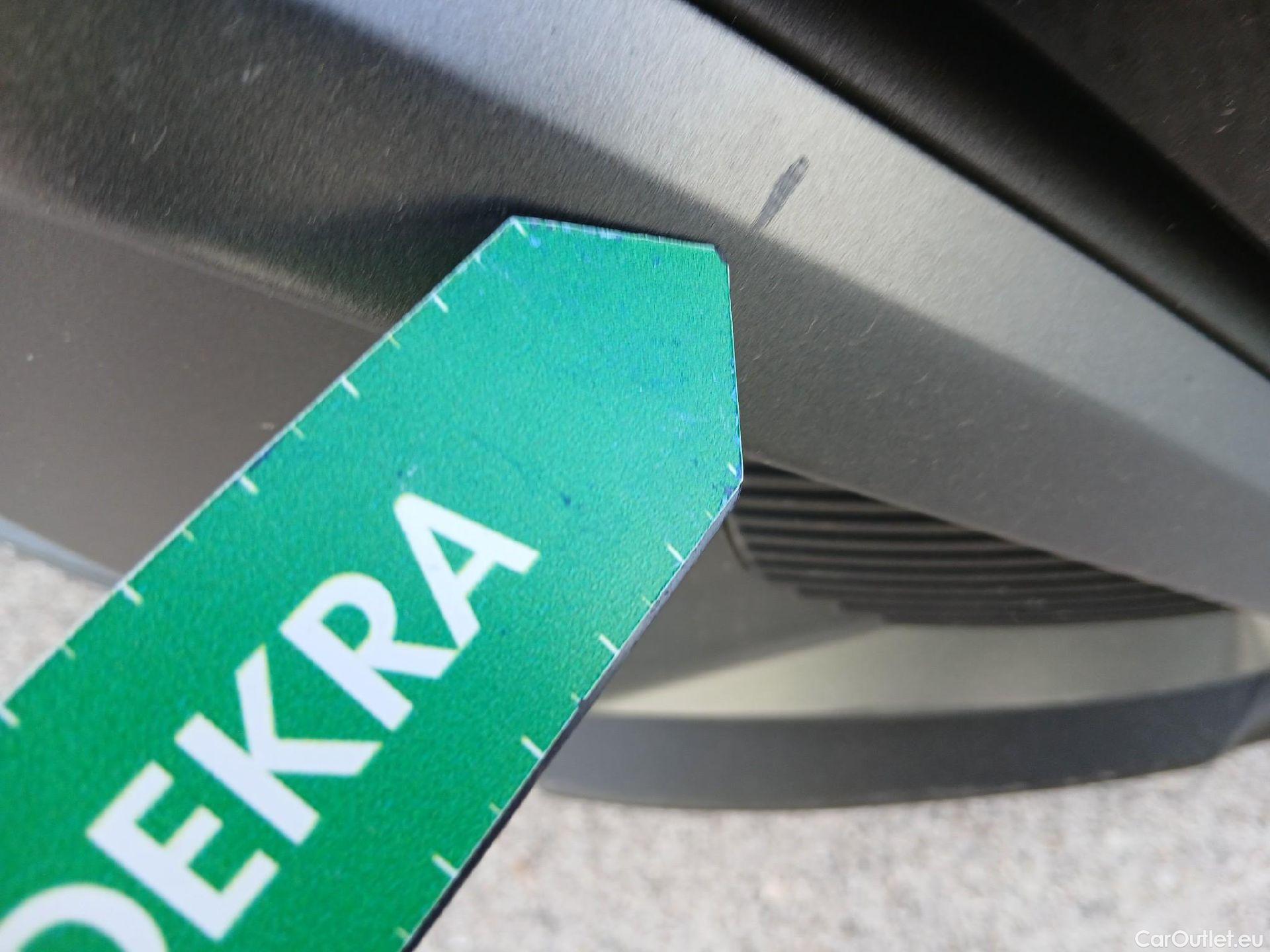  Hyundai  Konna HYUNDAI Kona / 2023 / 5P / todoterreno 1.6 GDI HEV Maxx DCT #8