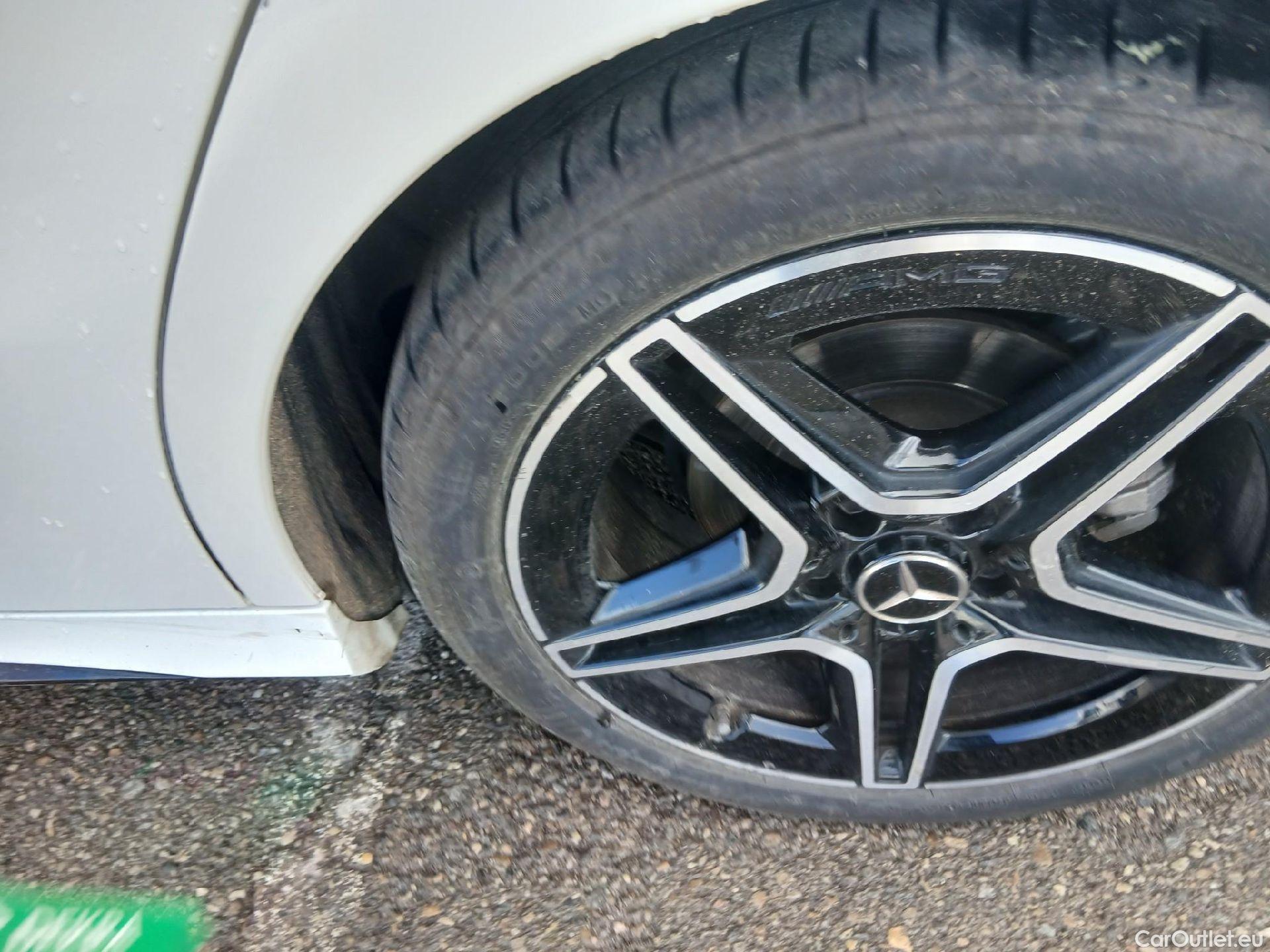  Mercedes  A-Klasse MERCEDES-BENZ Clase A / 2018 / 5P / berlina con portón A 200 d #9