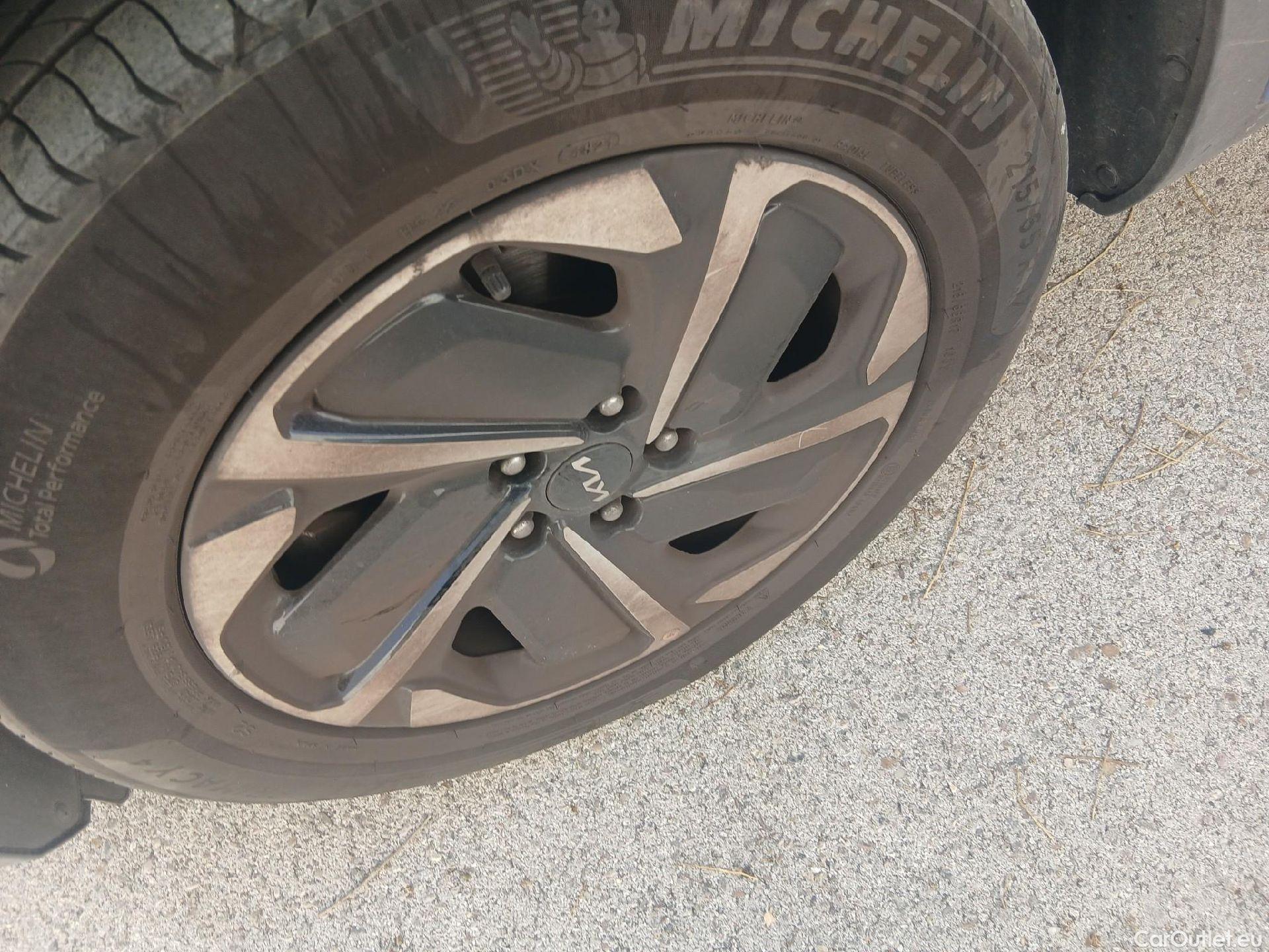  KIA  Sportage KIA  / 2022 / 5P / todoterreno 1.6 T-GDi 112kW (150CV) Drive 4X2 #17