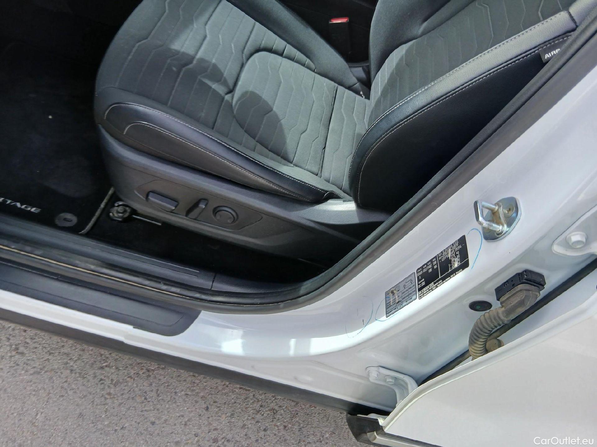  KIA  Sportage KIA  / 2022 / 5P / todoterreno 1.6 T-GDi MHEV 180CV Tech 4X4 DCT #24