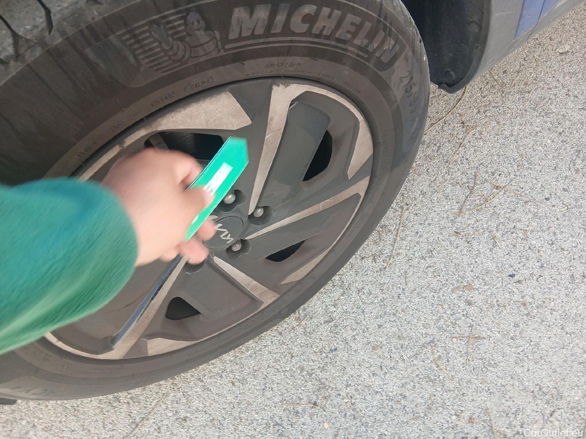  KIA  Sportage KIA  / 2022 / 5P / todoterreno 1.6 T-GDi 112kW (150CV) Drive 4X2 #16