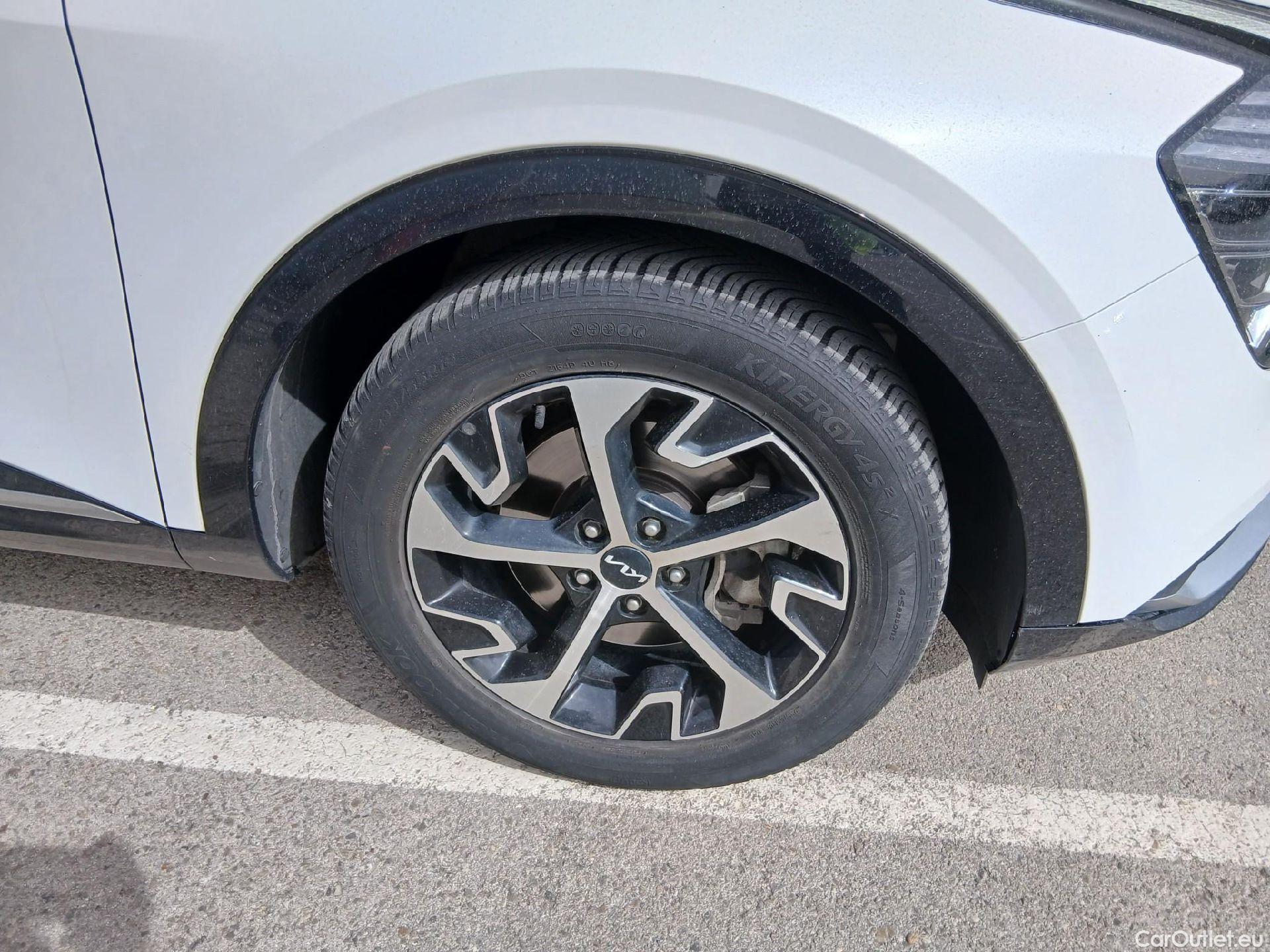  KIA  Sportage KIA  / 2022 / 5P / todoterreno 1.6 T-GDi MHEV 180CV Tech 4X4 DCT #53